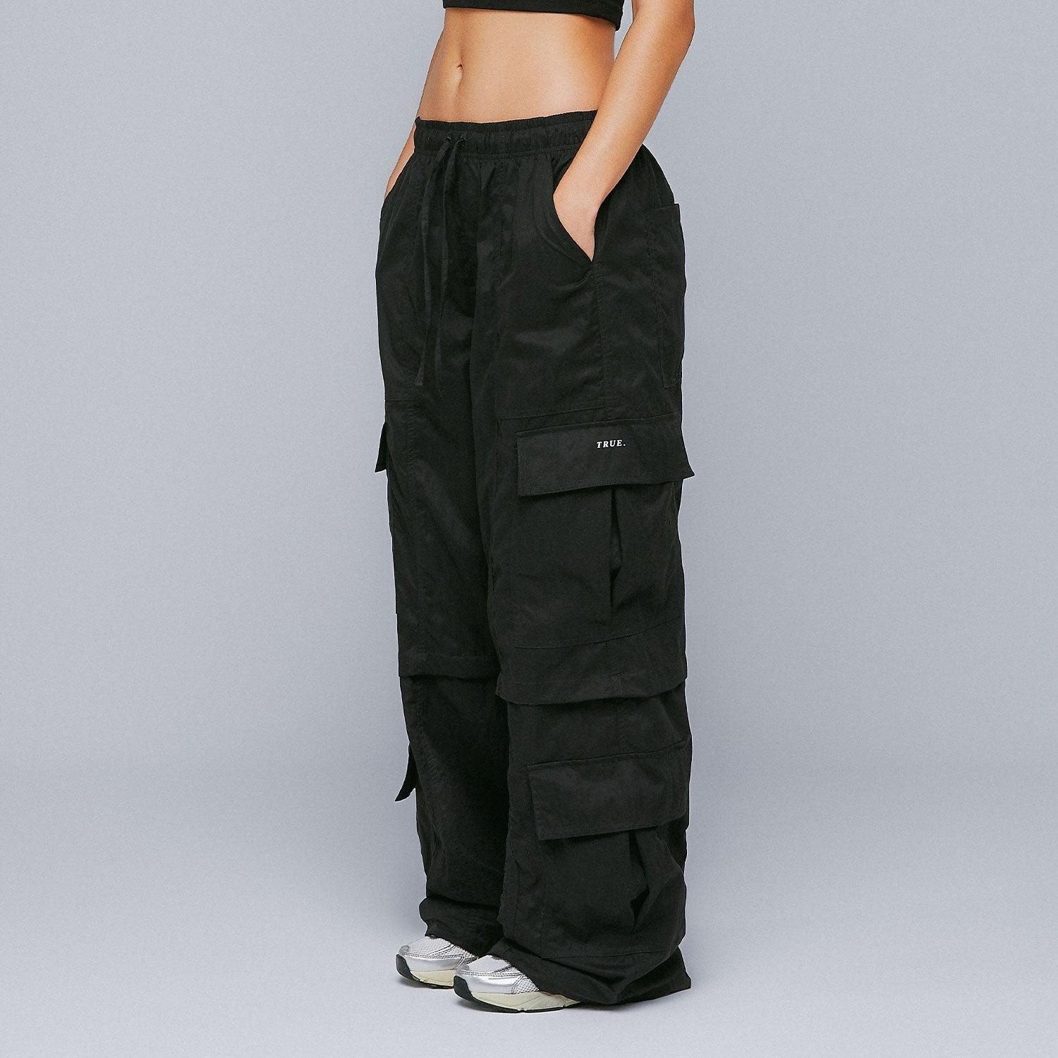 ACTIVE BAGGY CARGO PANTS - BLACK