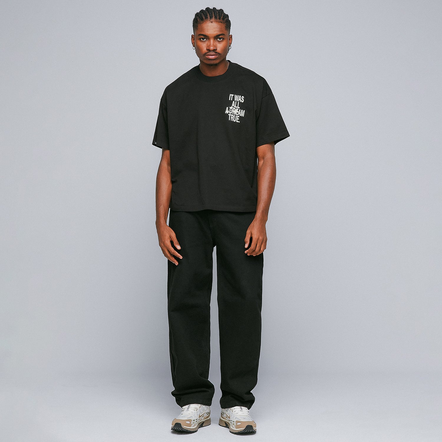 DREAMS BOXY TEE - BLACK
