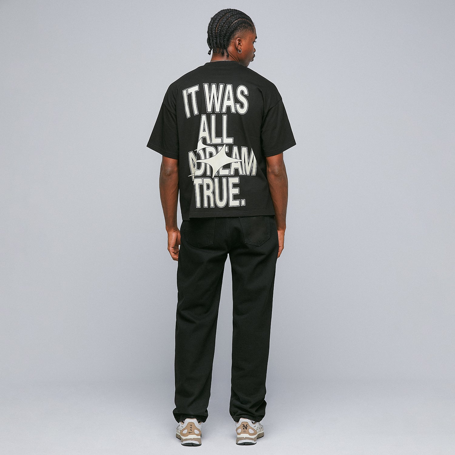 DREAMS BOXY TEE - BLACK
