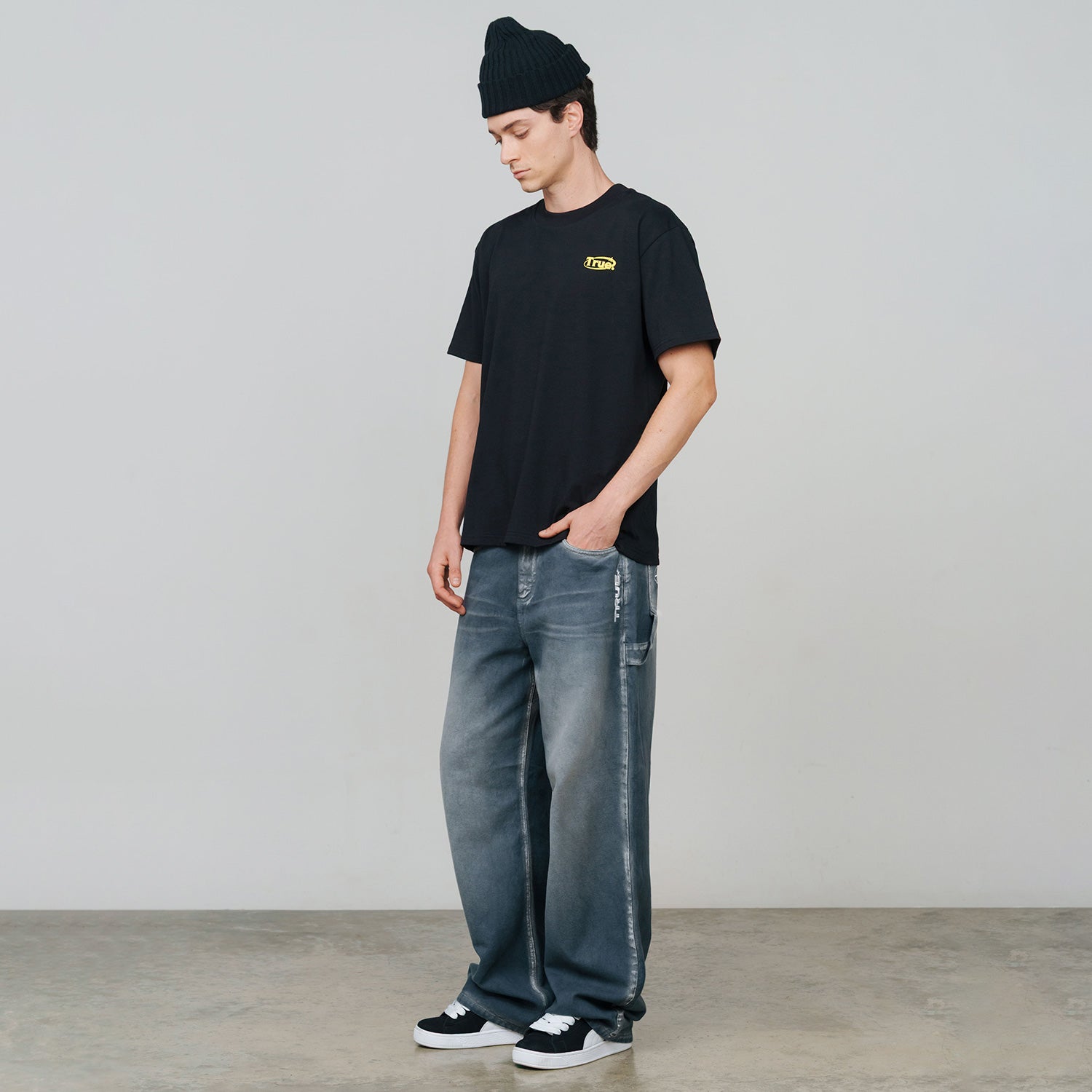 EVERYDAY LOGO T-SHIRT - BLACK