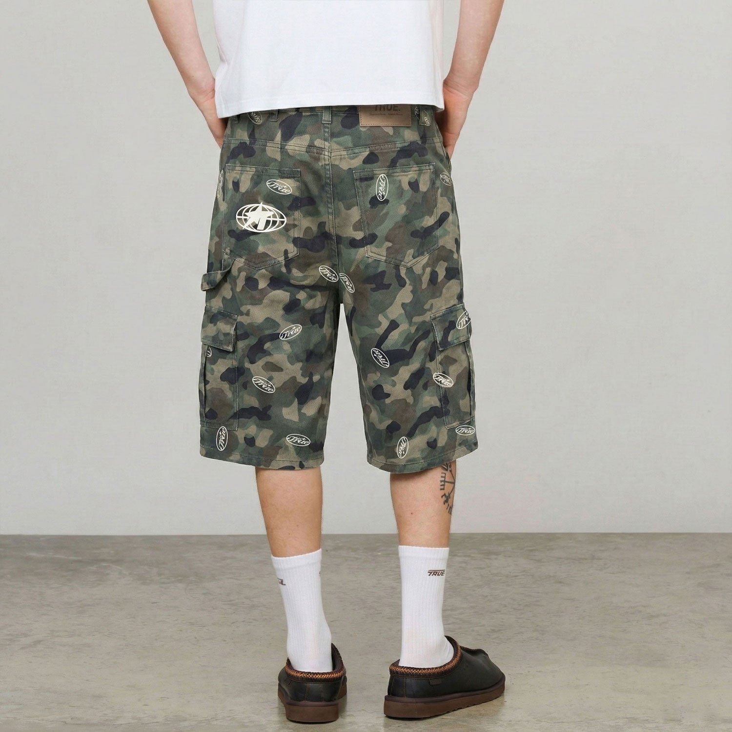 INTUITION CAMO CARGO JORTS - GREEN