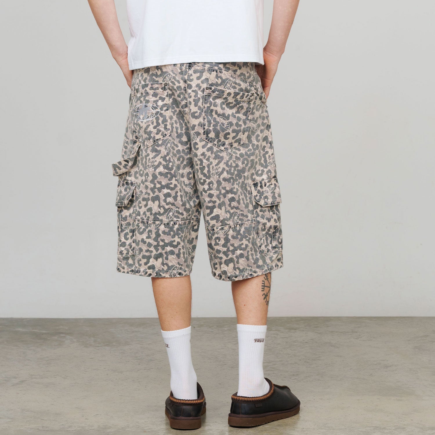 INTUITION LEOPARD CARGO JORTS - CAMEL