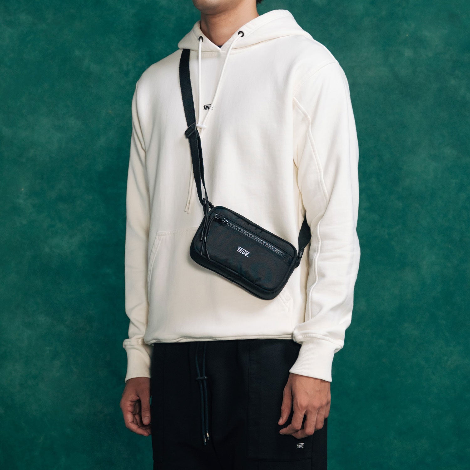 SIGNATURE MINI BAG - BLACK