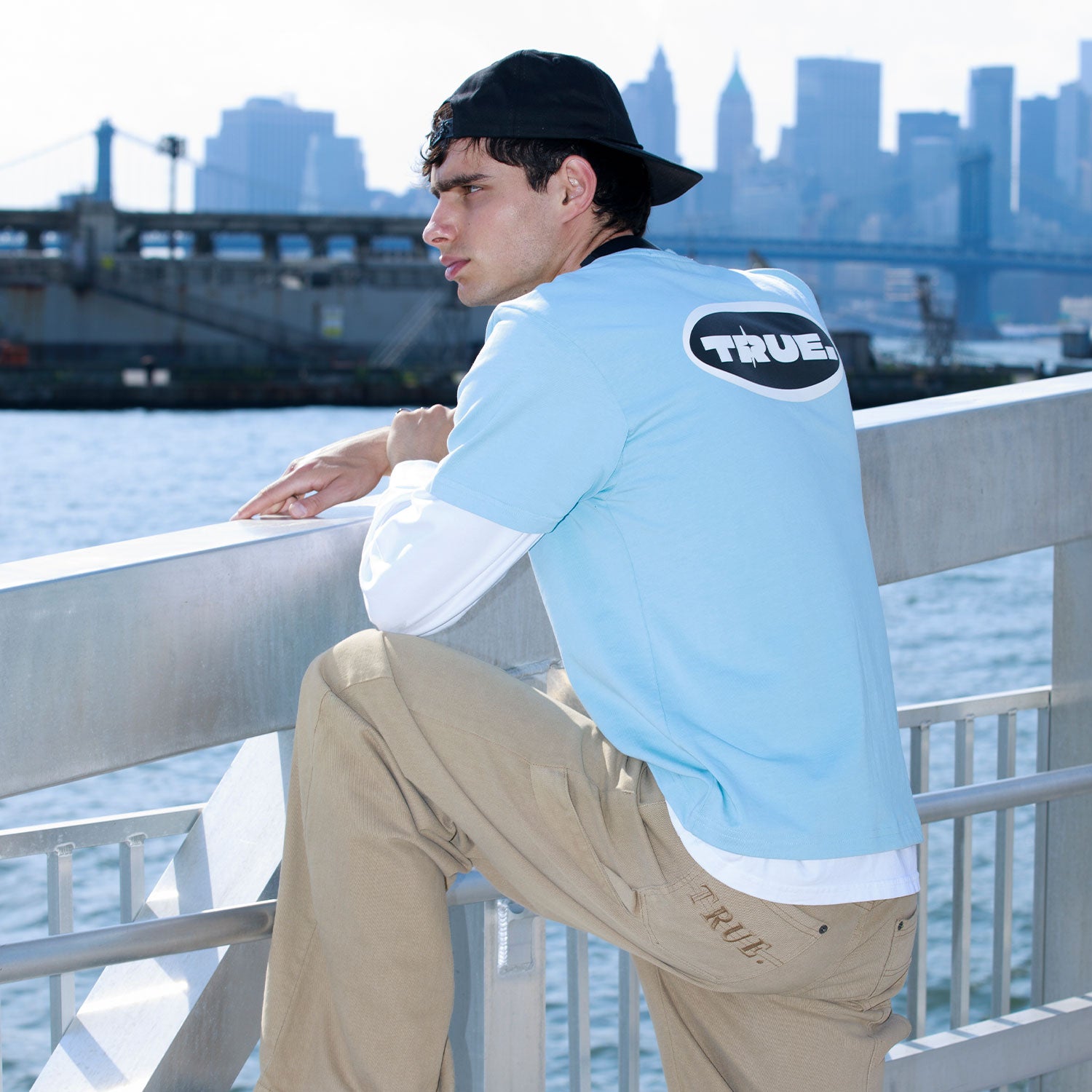 MOONLIGHT REGULAR T-SHIRT - PASTEL BLUE