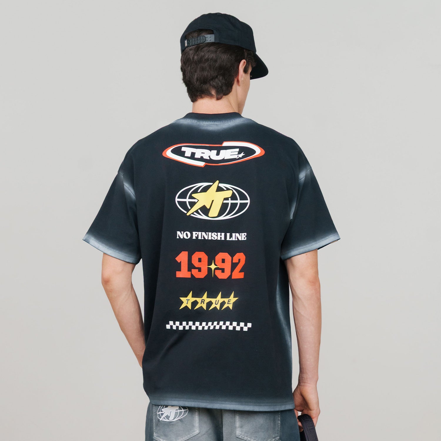 NO FINISH LINE OVERSIZED T-SHIRT - BLACK
