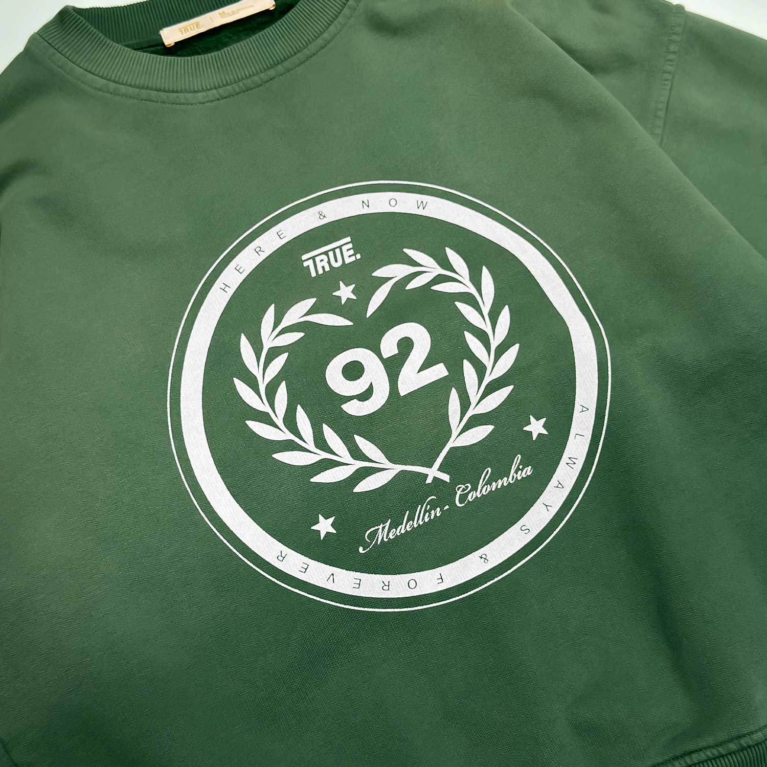 ONE PULSE CREWNECK - GRADIENT GREEN