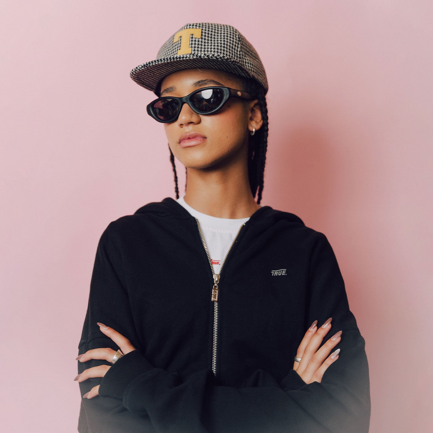 SHERPA GOLFER CAP - BLACK/WHITE