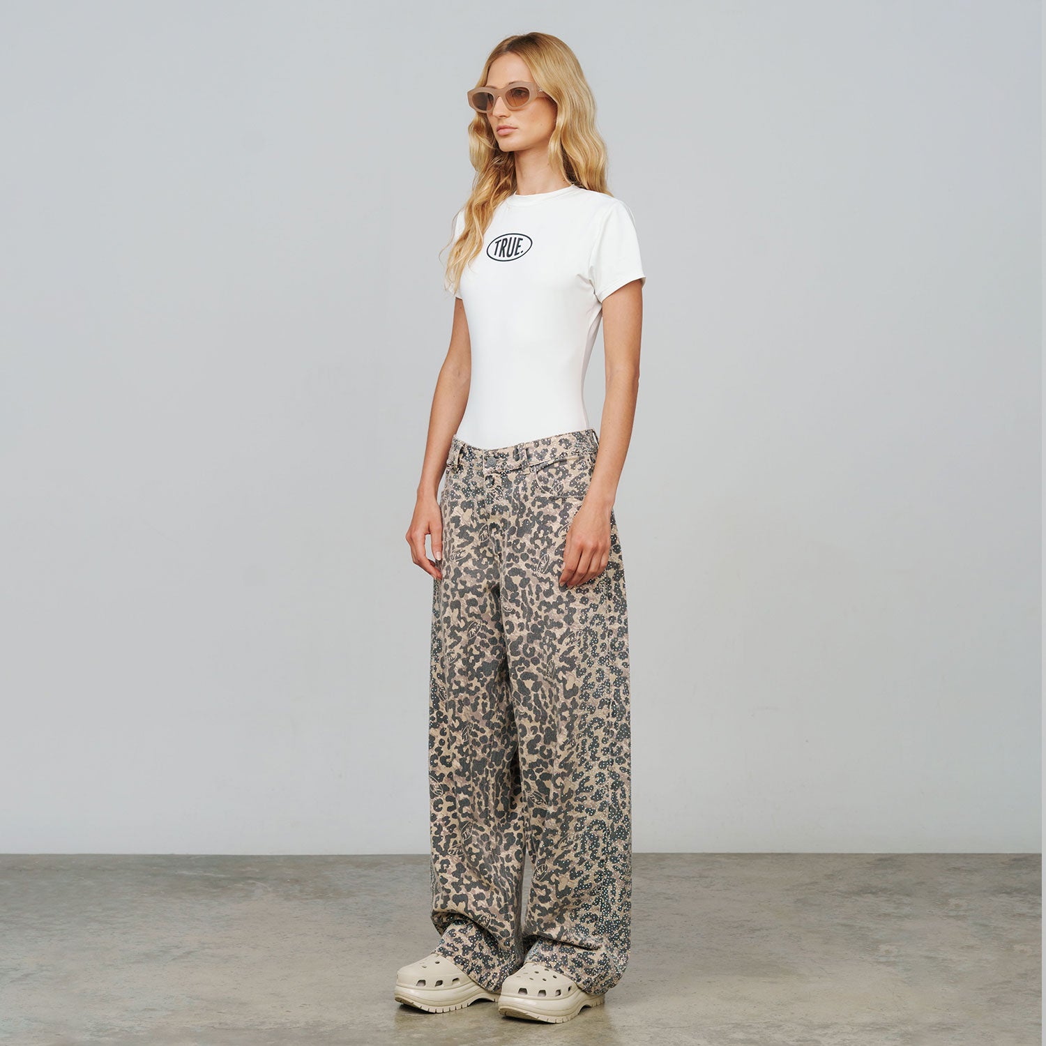 SHORT SLEEVE CREWNECK BODYSUIT - CREAM