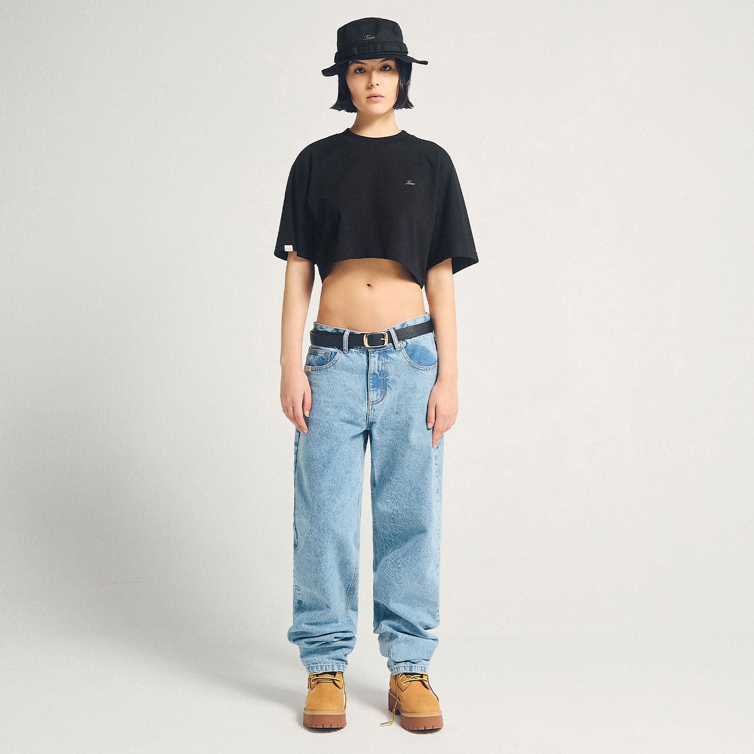 SIGNATURE CROP TOP - BLACK