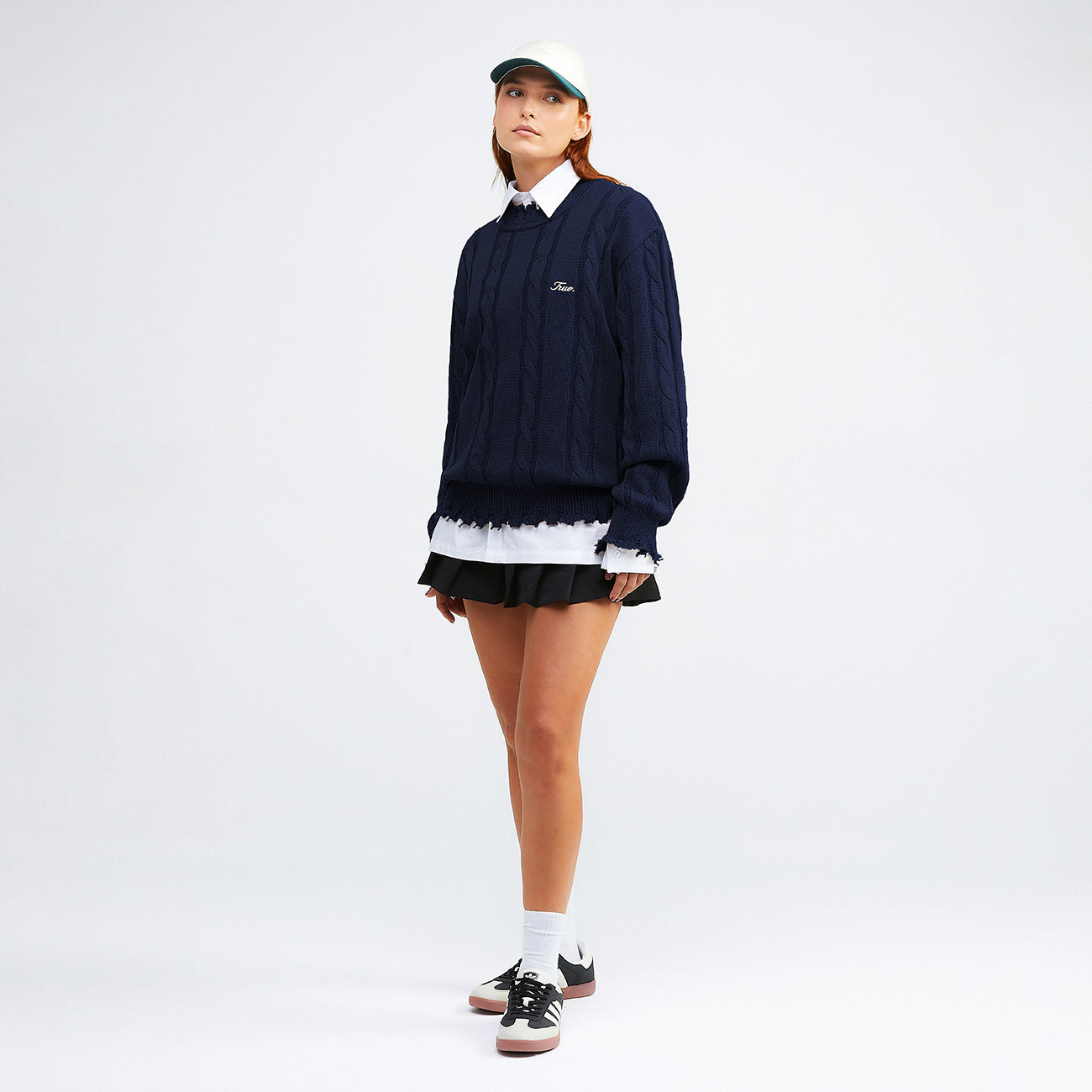 SIGNATURE KNIT CREWNECK SWEATER - NAVY BLUE