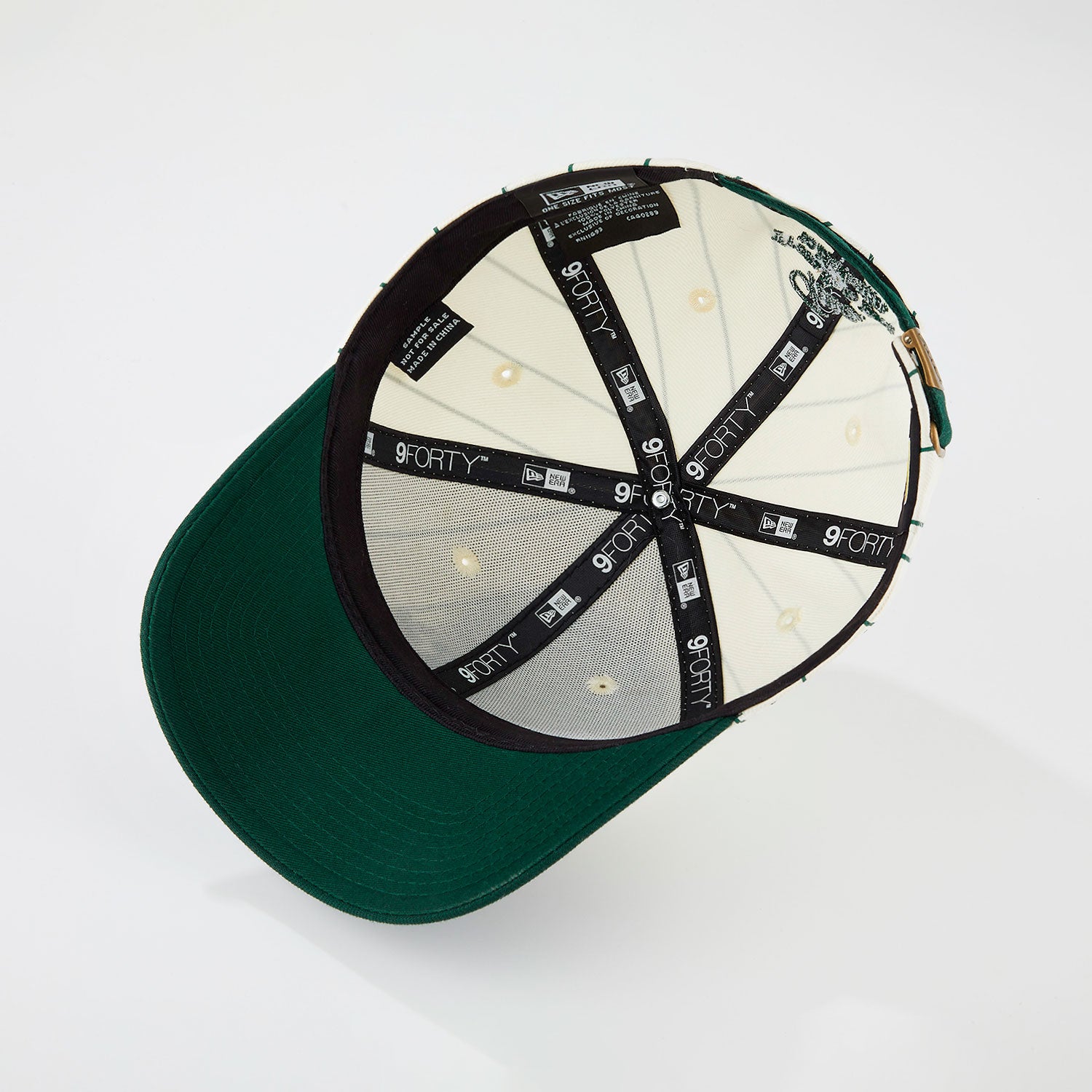 TRUE X NEW ERA 940 PINESTRIPE DK GREEN
