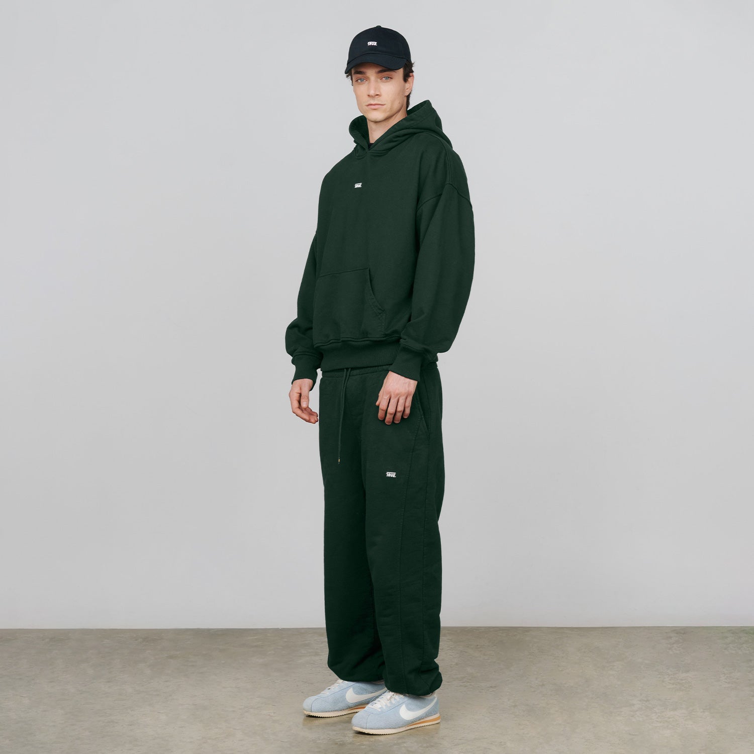 TRUE CLASSIC HOODIE - PINE GREEN
