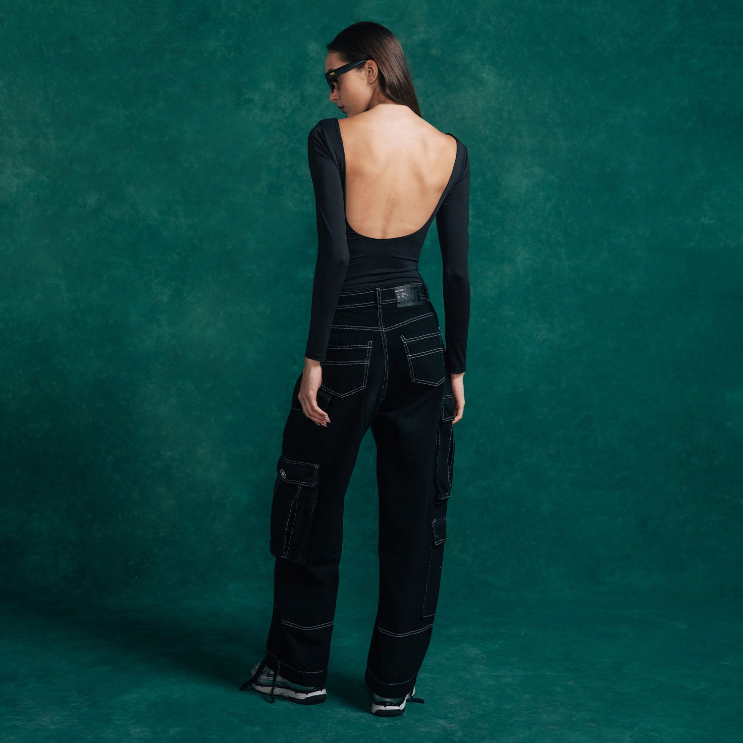 SIGNATURE CUT-OUT LS BODYSUIT - BLACK