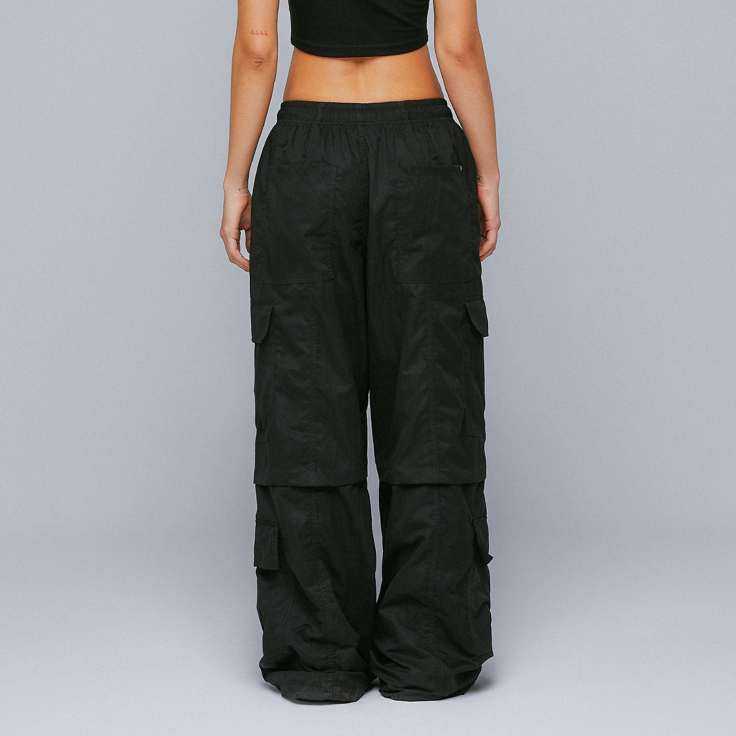 ACTIVE BAGGY CARGO PANTS - BLACK