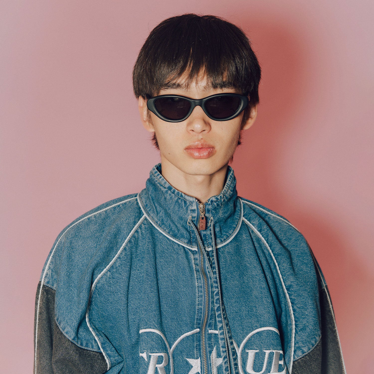 CAT-EYE SUNGLASSES - BLACK