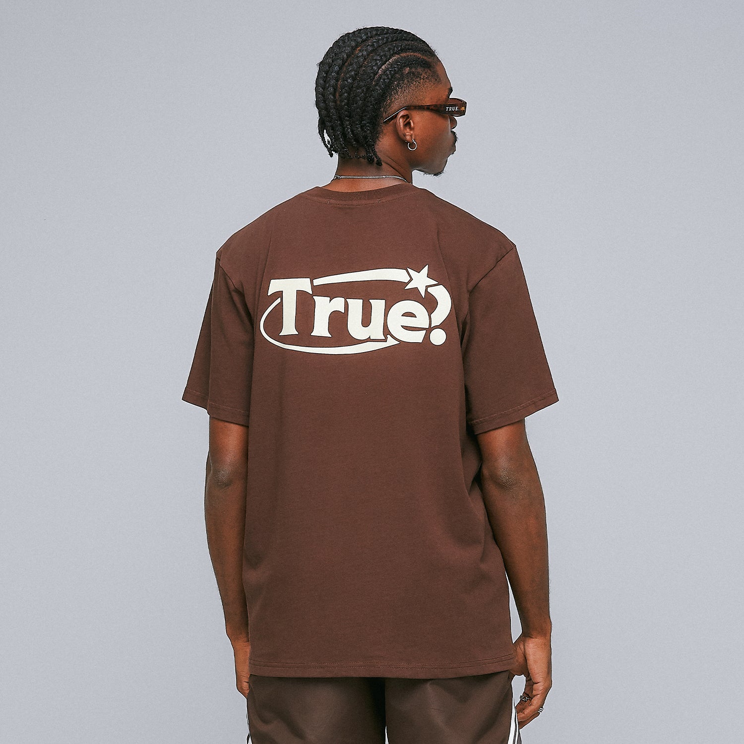 EVERYDAY LOGO T-SHIRT - BROWN