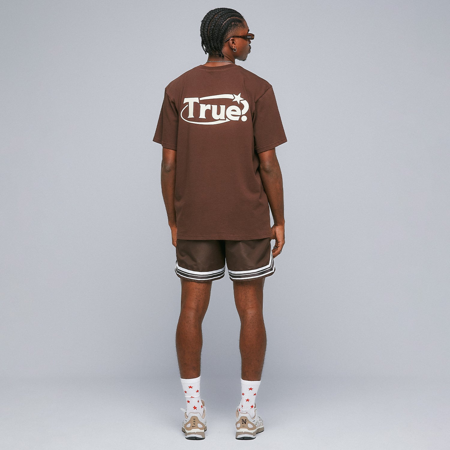 EVERYDAY LOGO T-SHIRT - BROWN