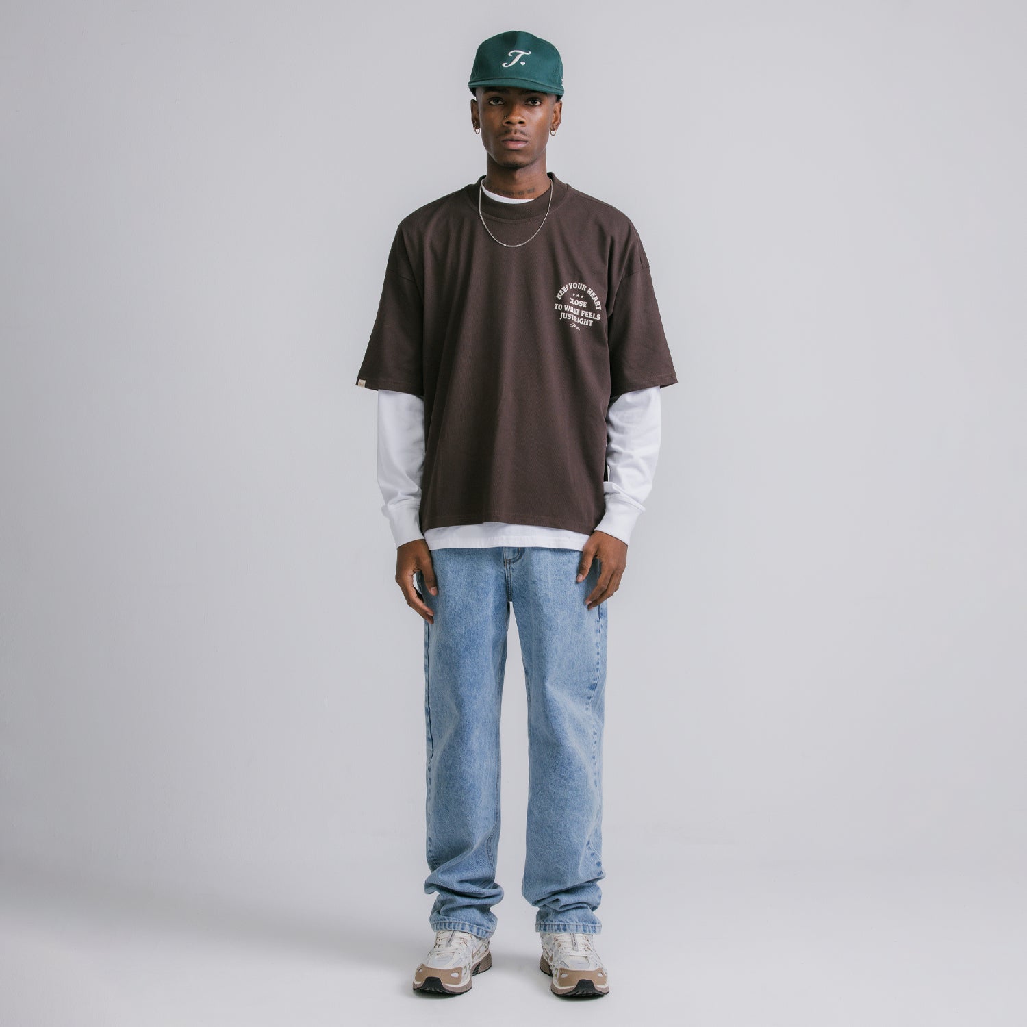 HEART BOXY TEE - BROWN