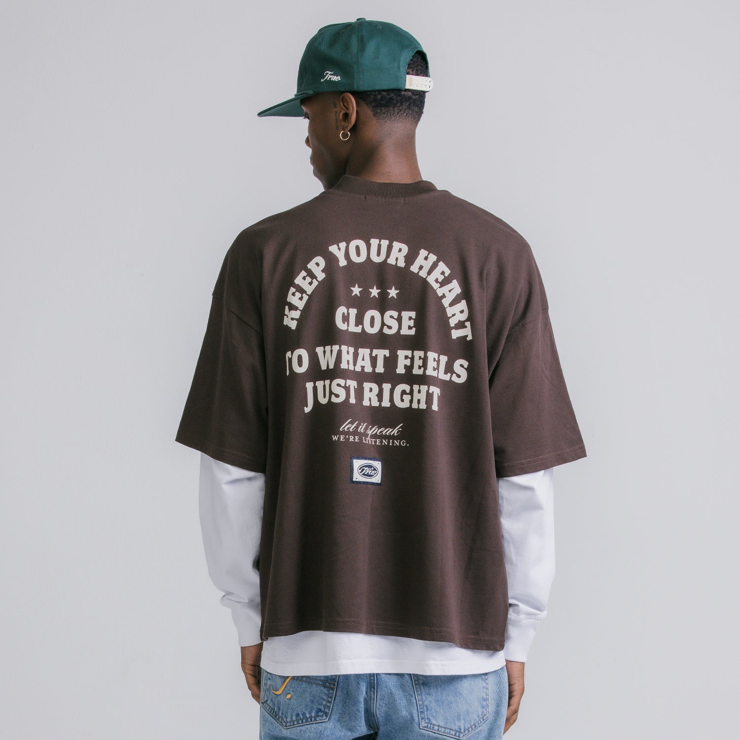 HEART BOXY TEE - BROWN