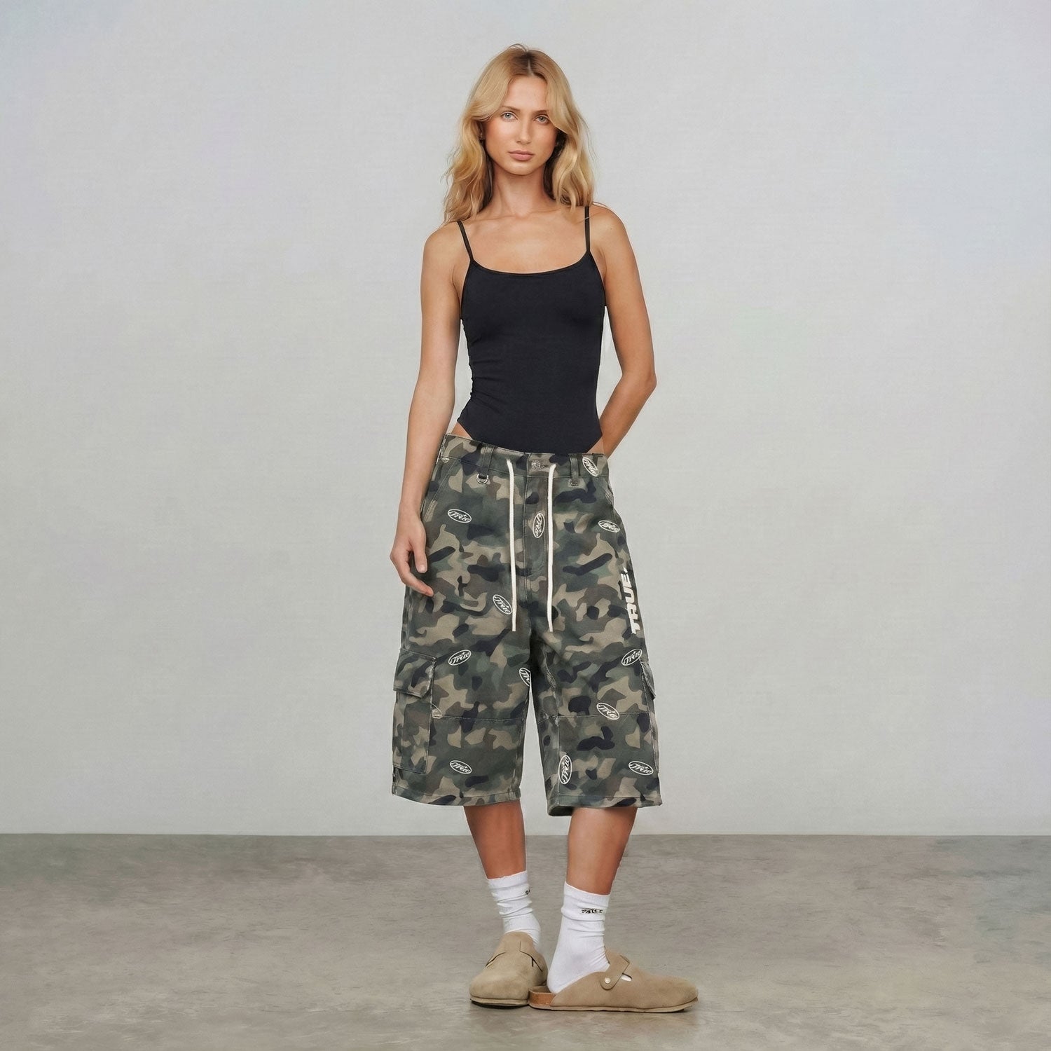 INTUITION CAMO CARGO JORTS - GREEN