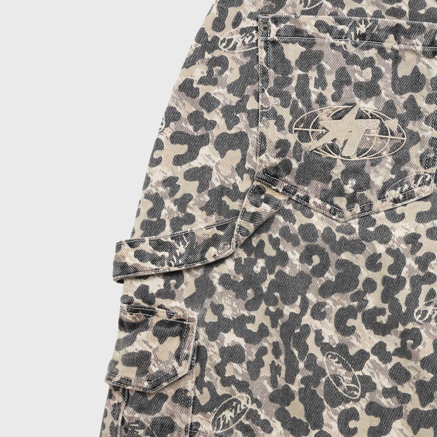 INTUITION LEOPARD CARGO JORTS - CAMEL