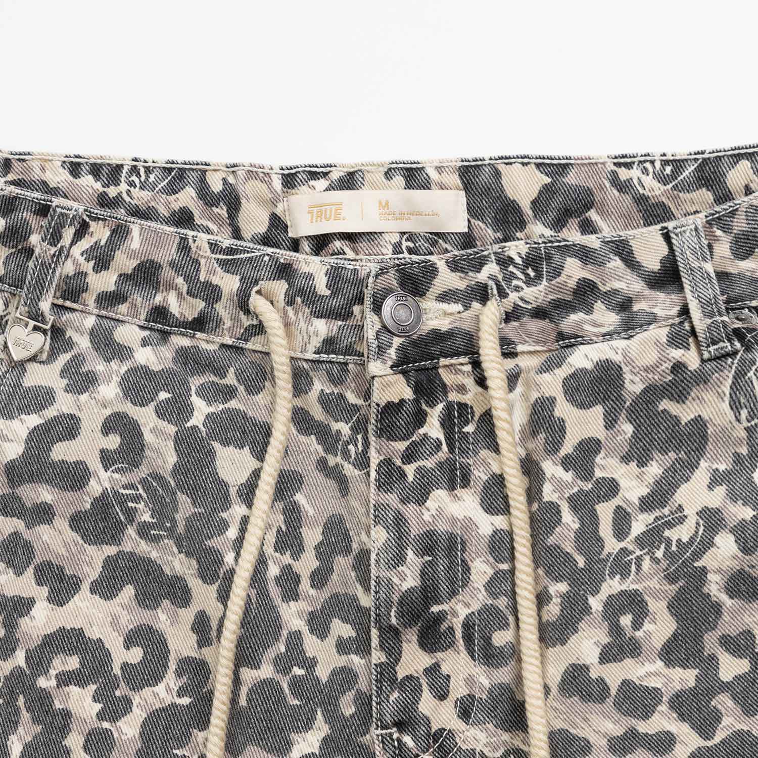 INTUITION LEOPARD CARGO JORTS - CAMEL