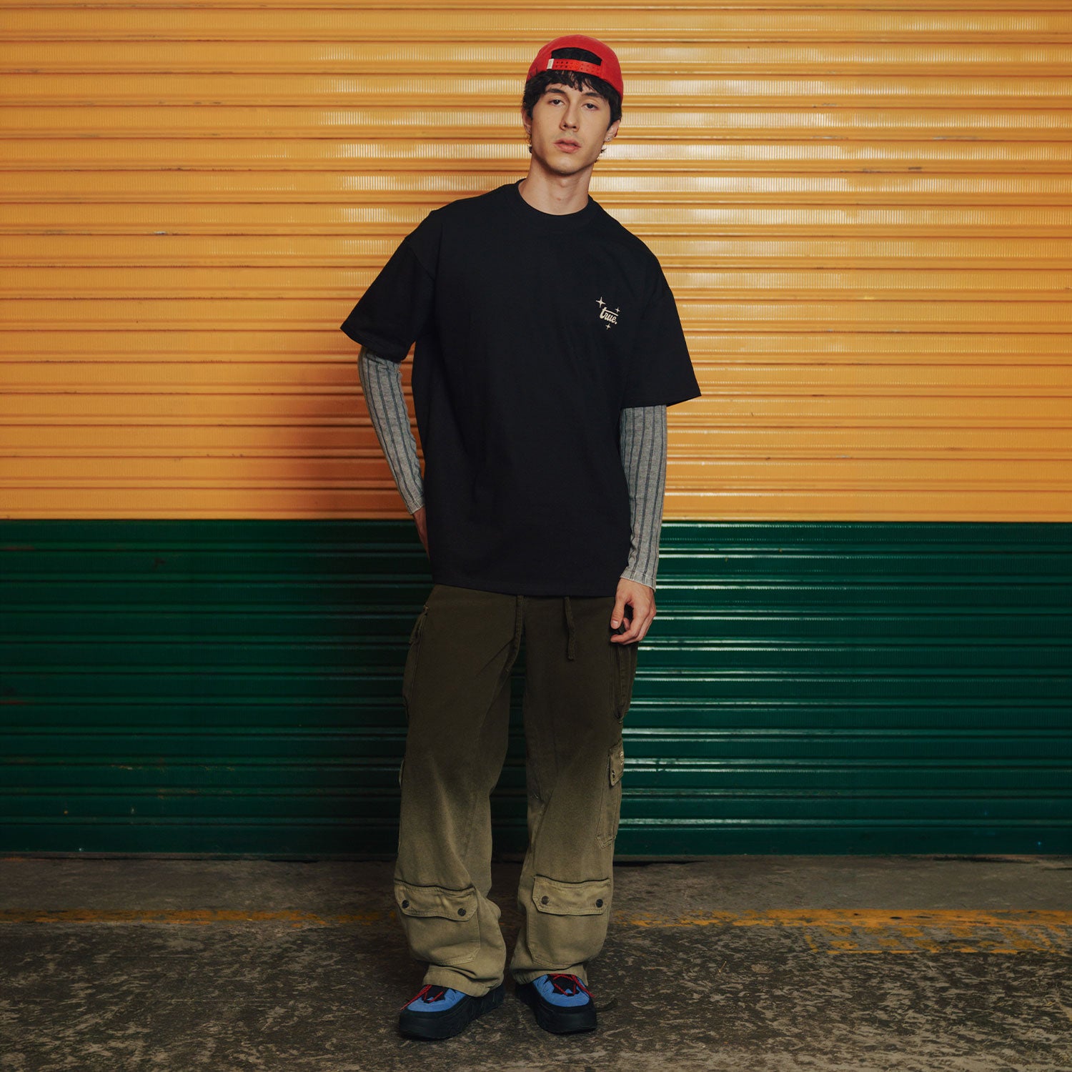 LATINOS OVERSIZED T-SHIRT - BLACK