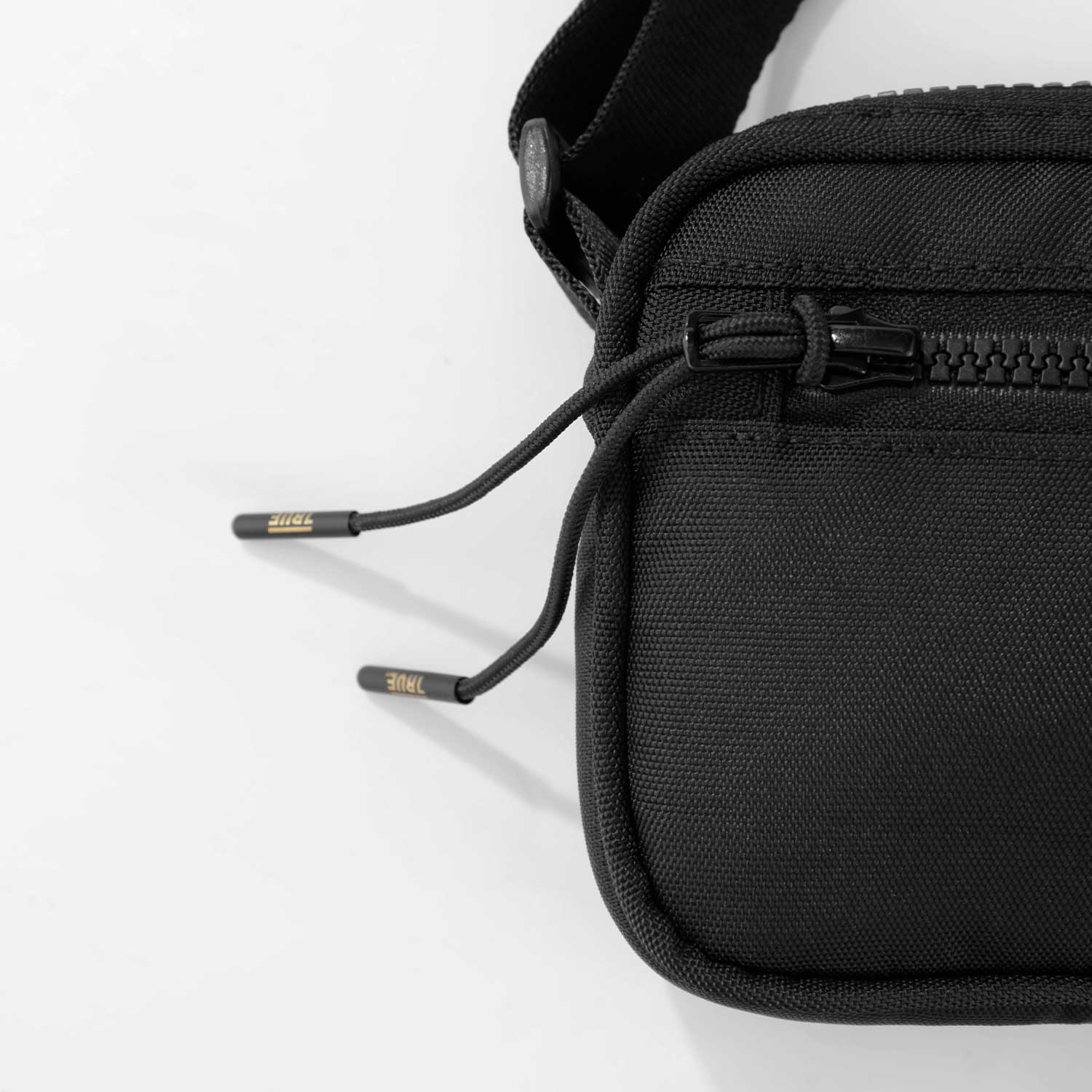 SIGNATURE MINI BAG - BLACK