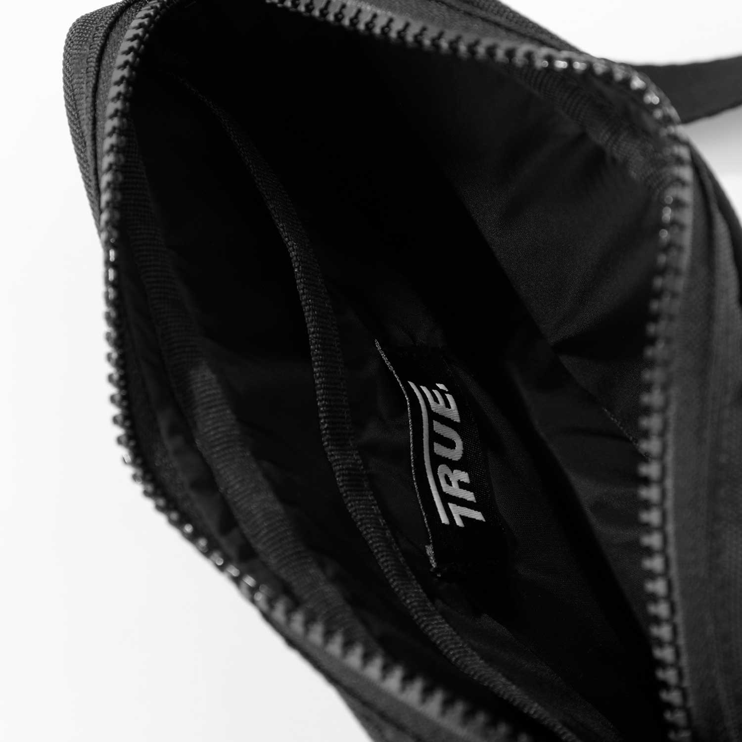 SIGNATURE MINI BAG - BLACK