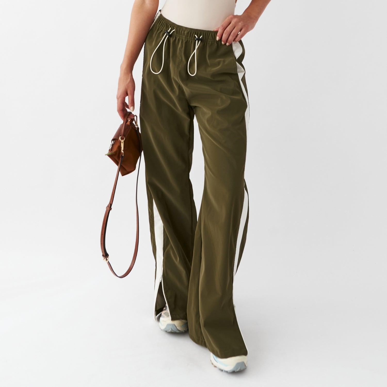OLIVE TRACK PANT