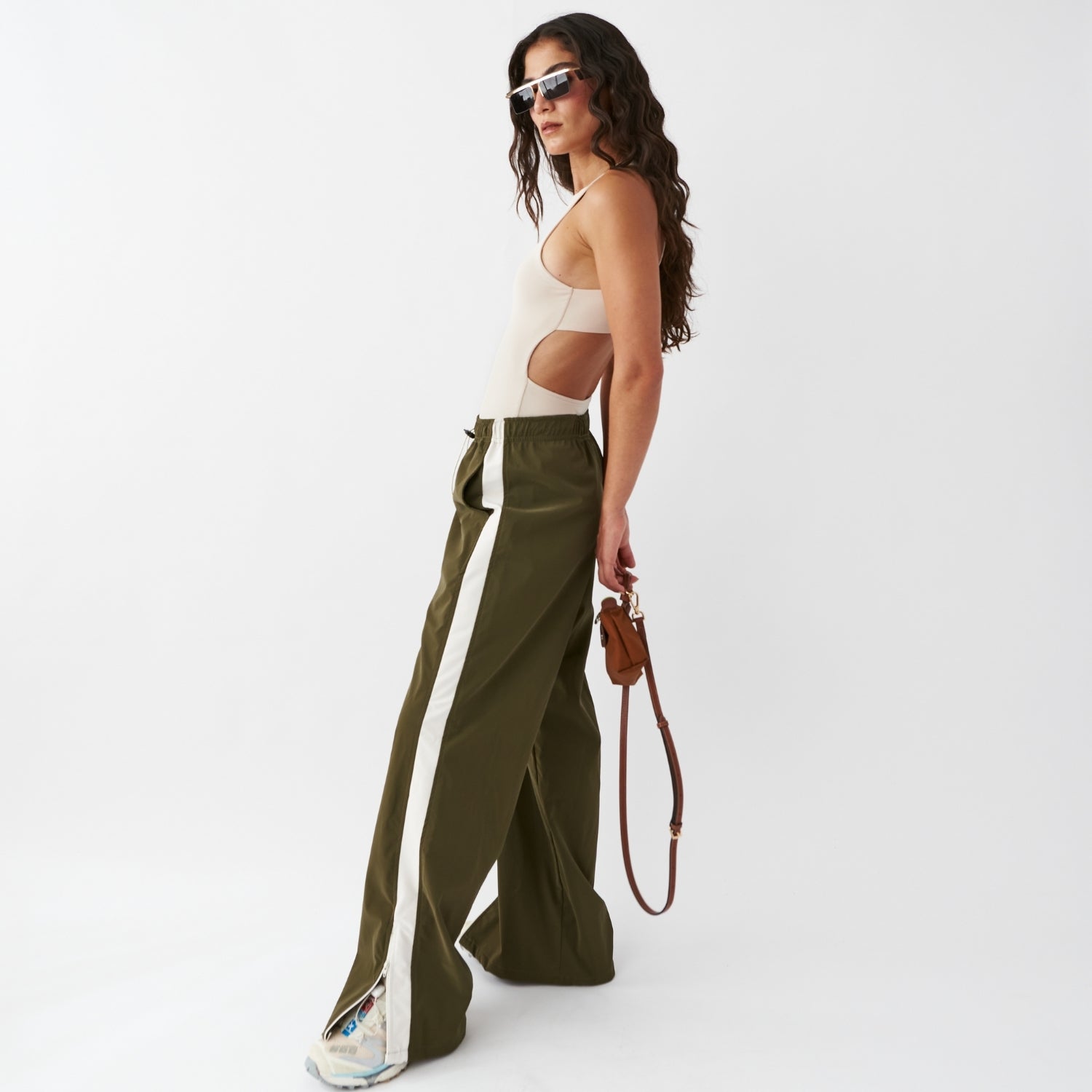OLIVE TRACK PANT