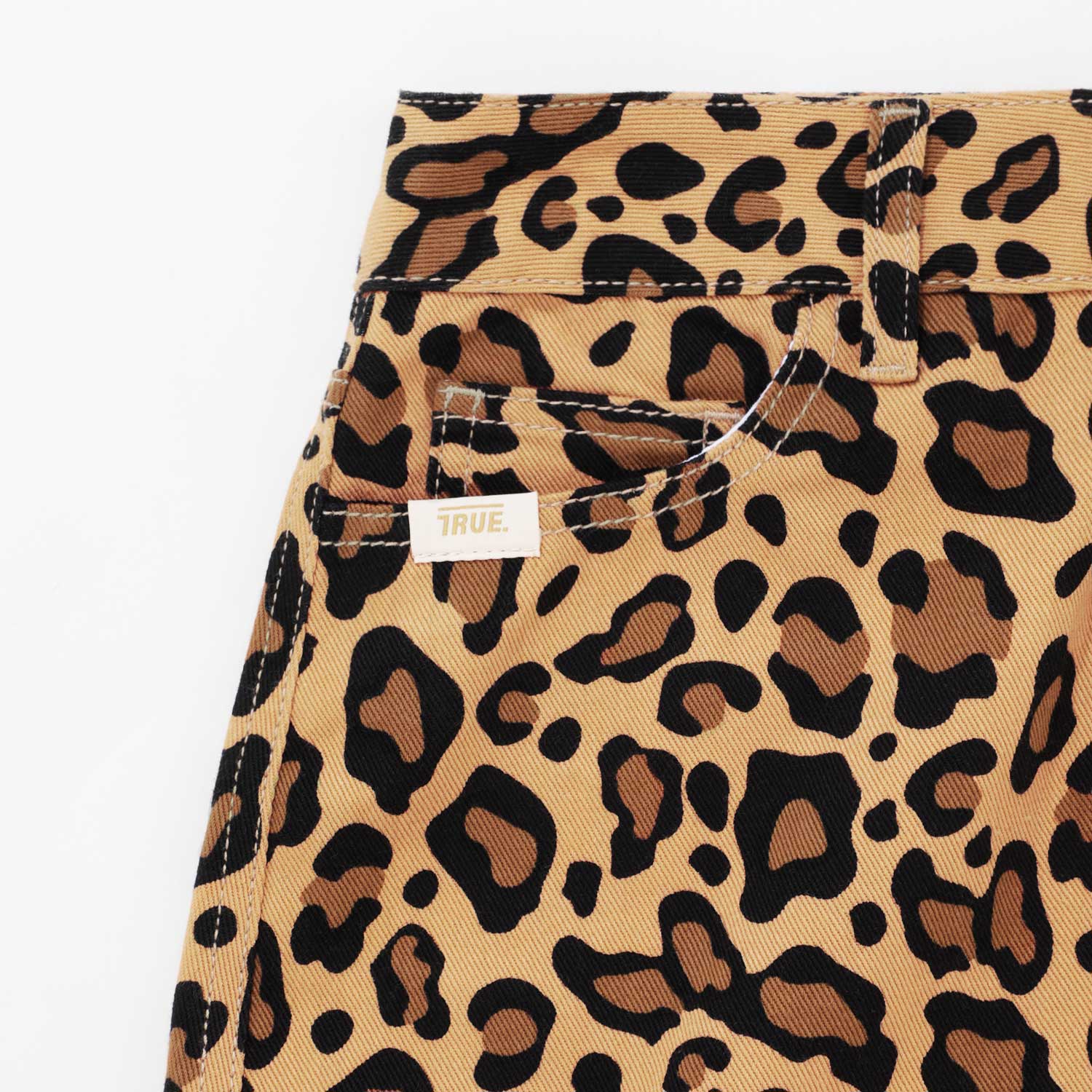 ANIMAL PRINT STRAIGHT LEG LASER PANT - LEOPARD