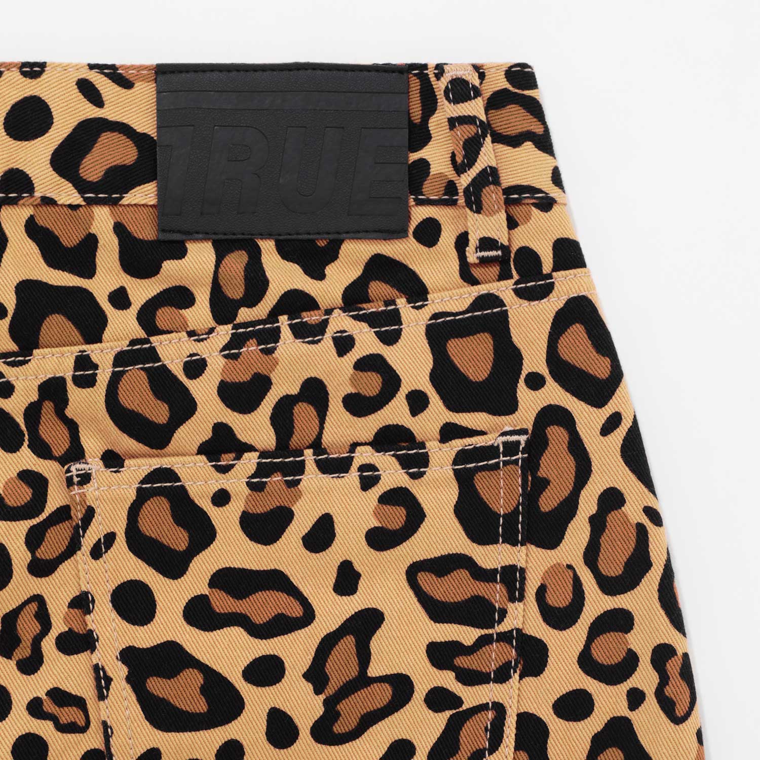 ANIMAL PRINT STRAIGHT LEG LASER PANT - LEOPARD