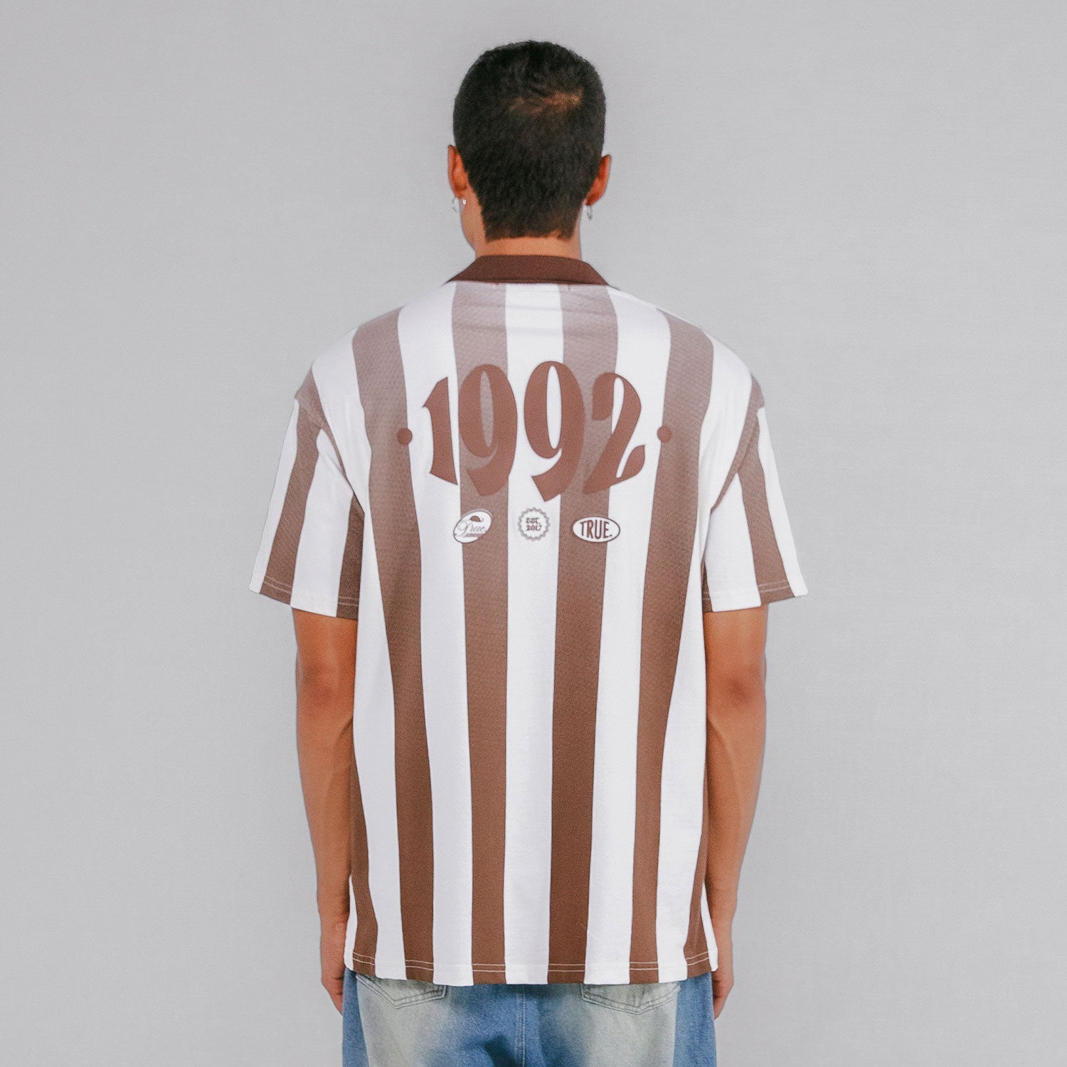 PARAÍSO OVERSIZED SOCCER T-SHIRT - BROWN