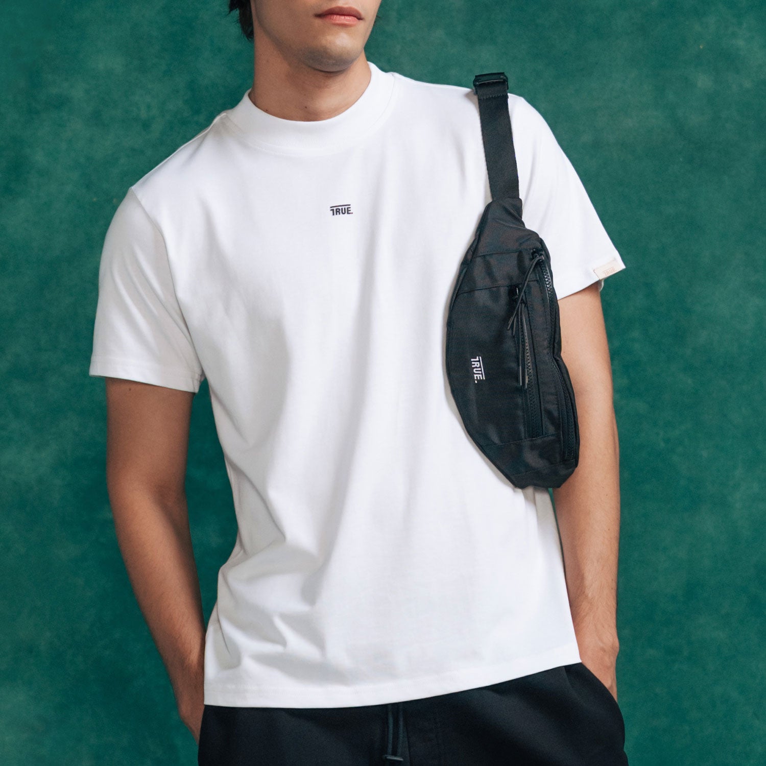 SIGNATURE FANNY PACK - BLACK