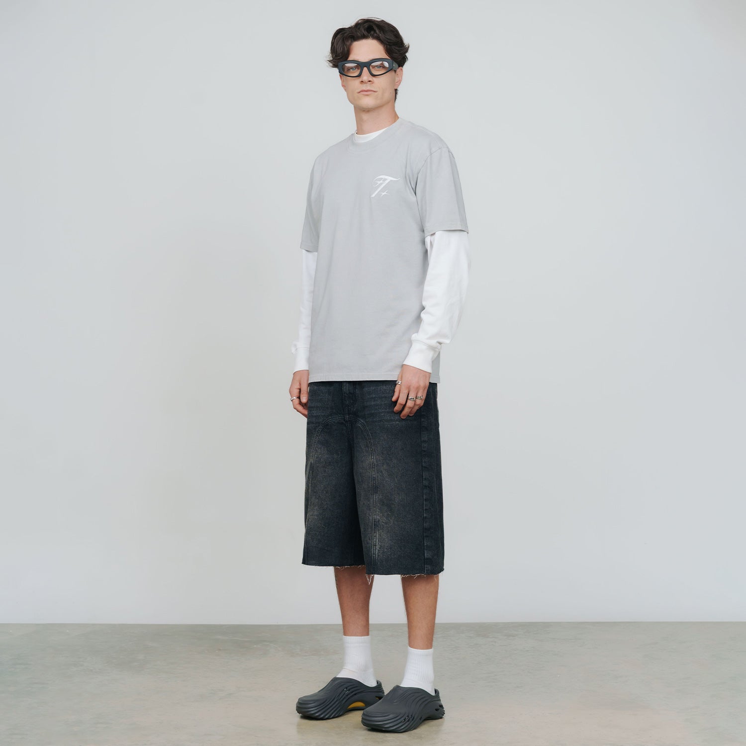 SHADOW OVERSIZED T-SHIRT - GRAY