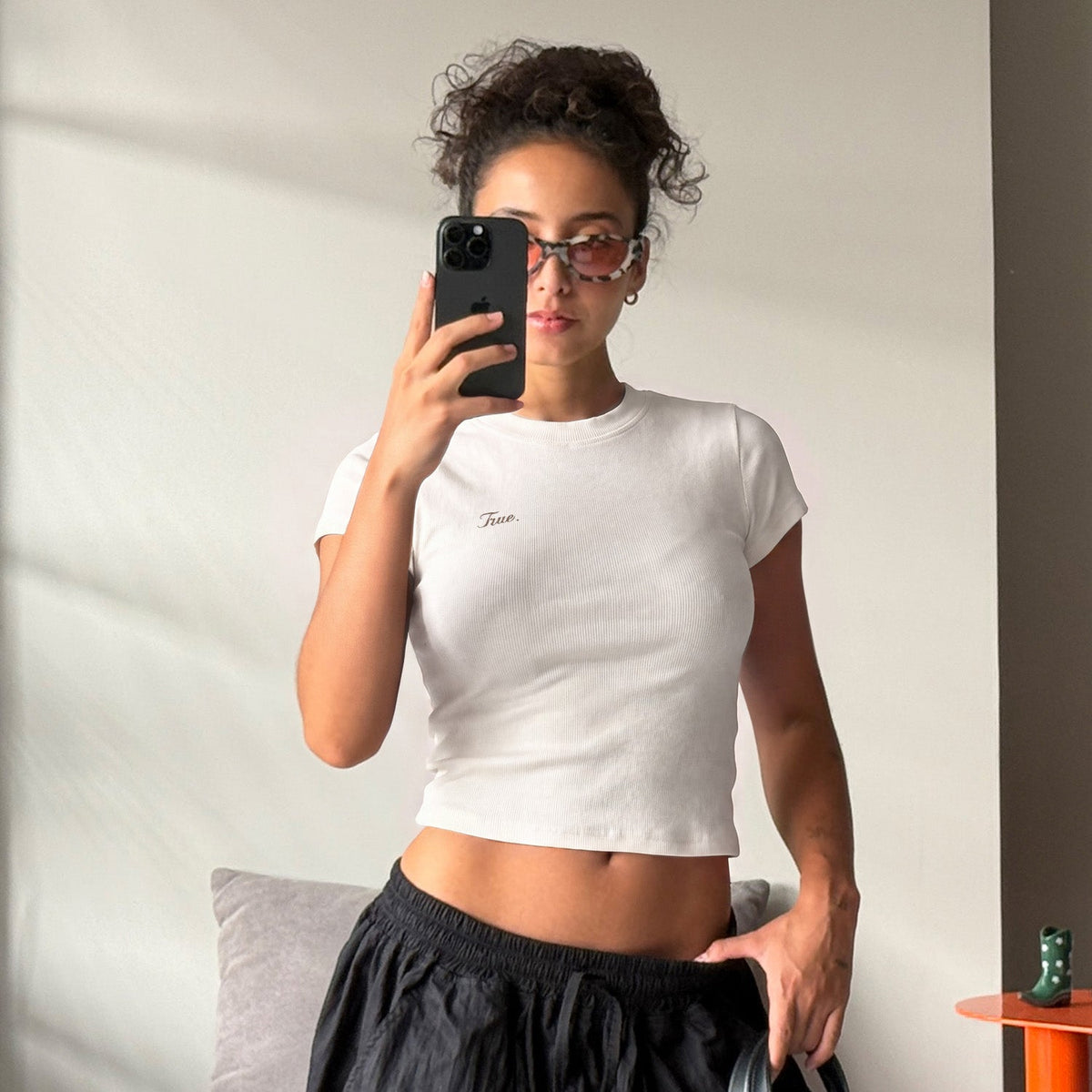 SIGNATURE SLIM RIBBED TEE - CREAM
