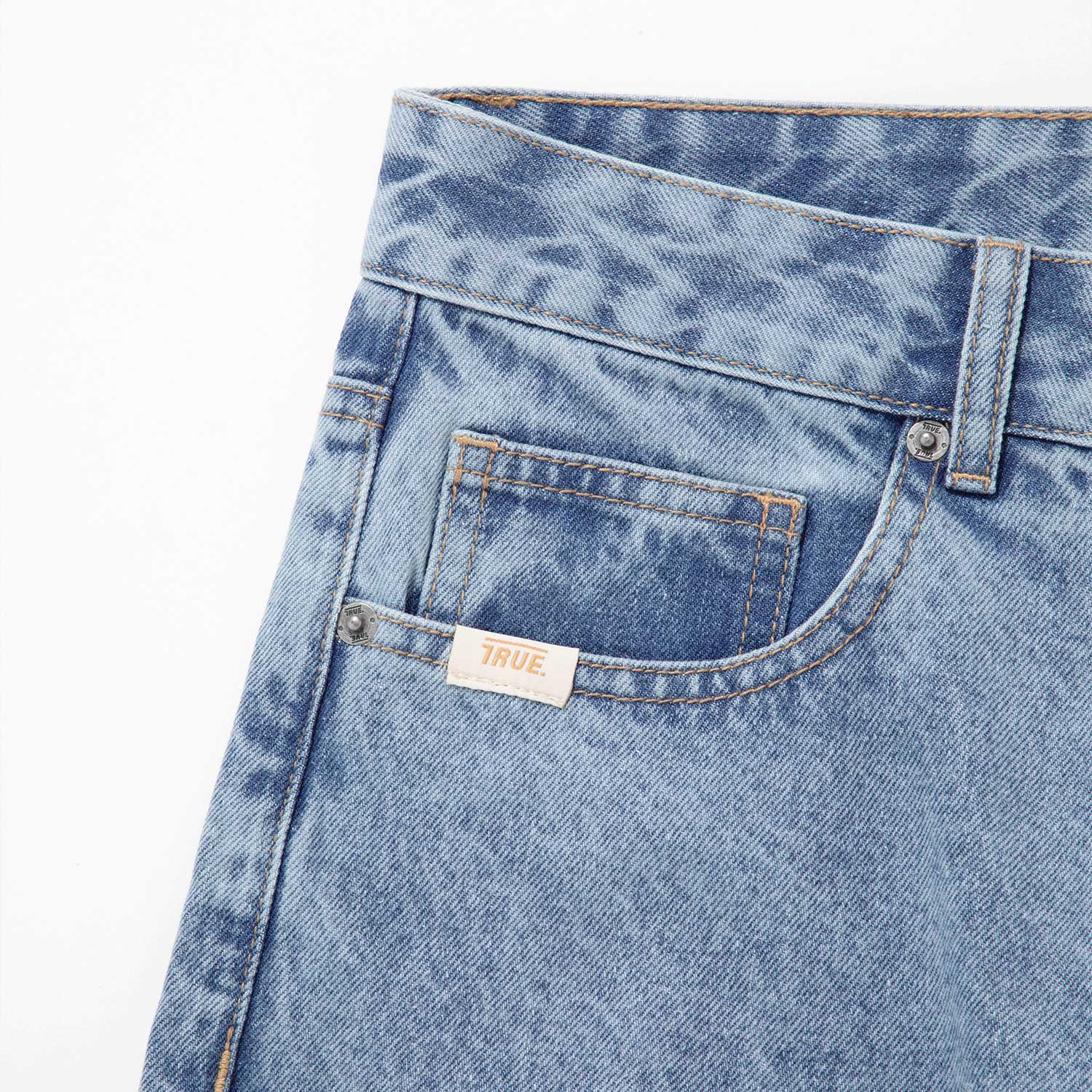 SIGNATURE STRAIGHT LEG DENIM - BLUE