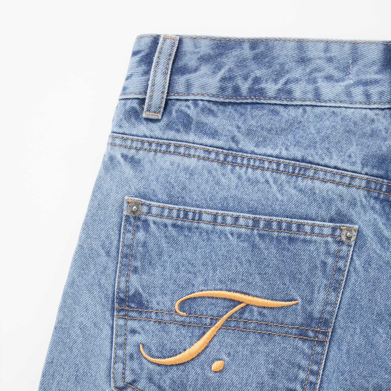 SIGNATURE STRAIGHT LEG DENIM - BLUE