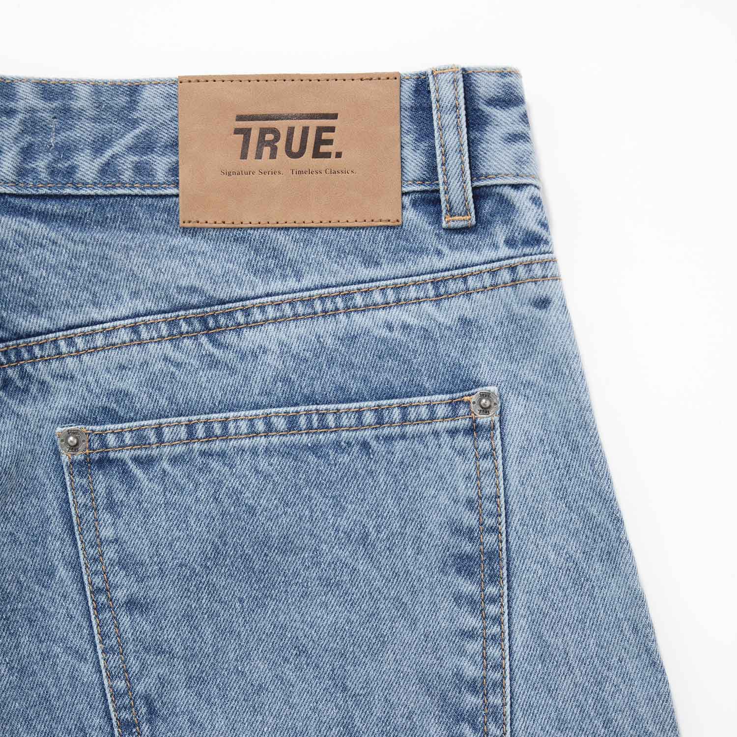 SIGNATURE STRAIGHT LEG DENIM - BLUE