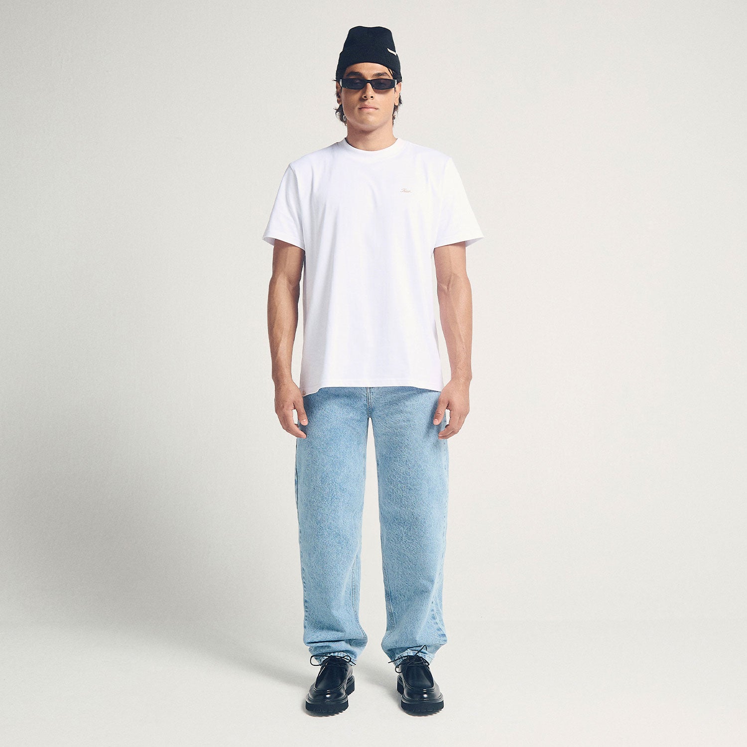 SIGNATURE STRAIGHT LEG DENIM - BLUE