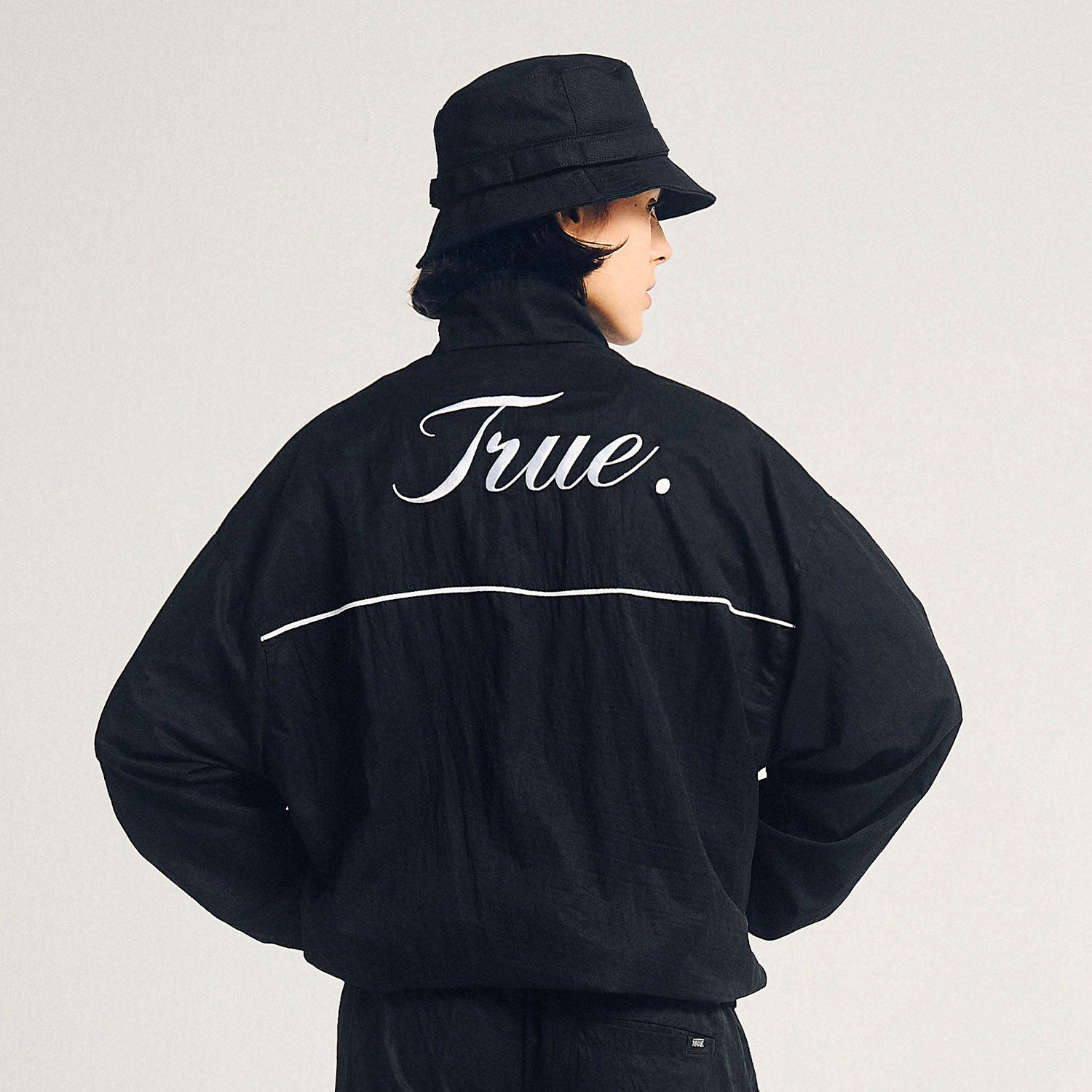 SIGNATURE TRACK JACKET - BLACK
