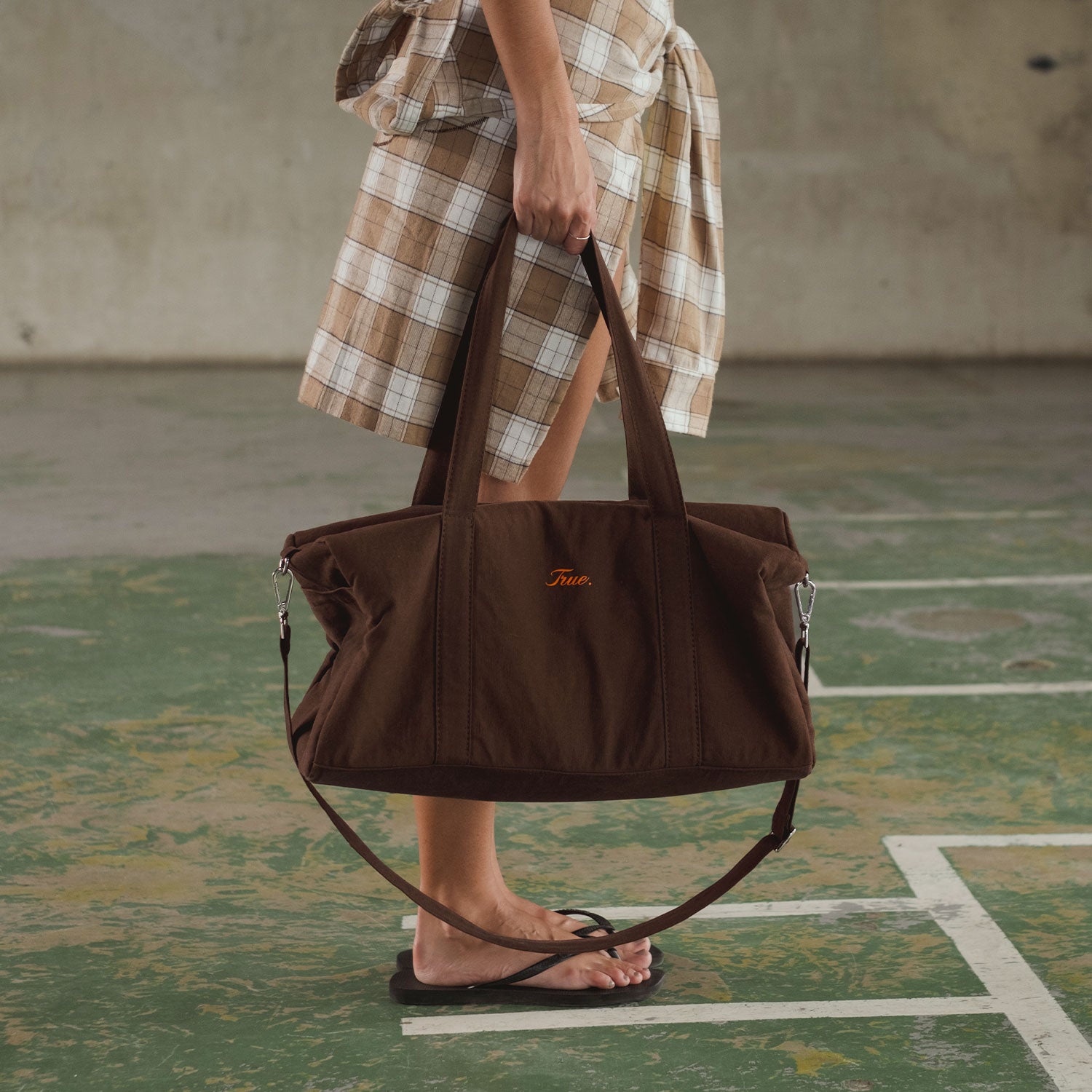 TRUE X ONE HALF DUFFLE BAG - BROWN