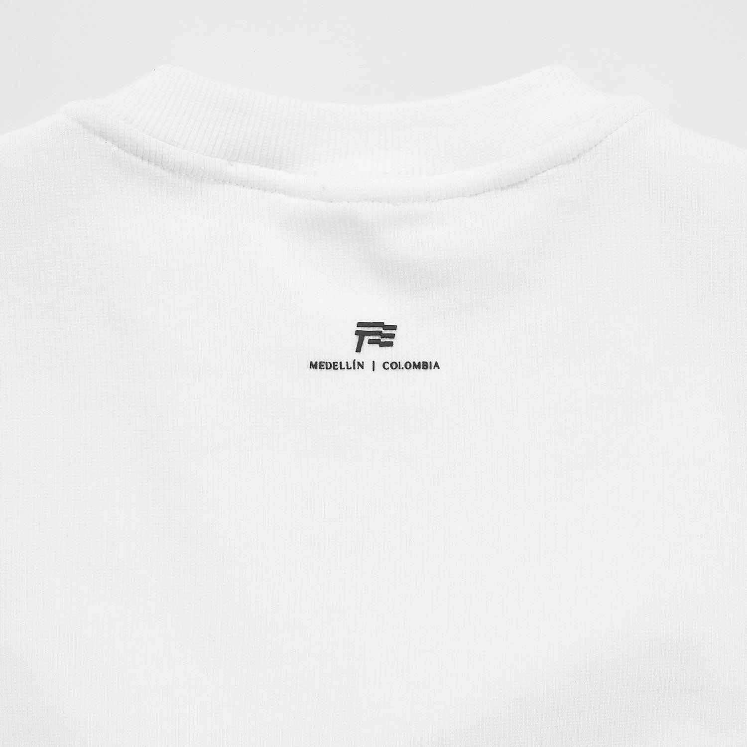SLIM RIBBED FITTED TEE - WHITE