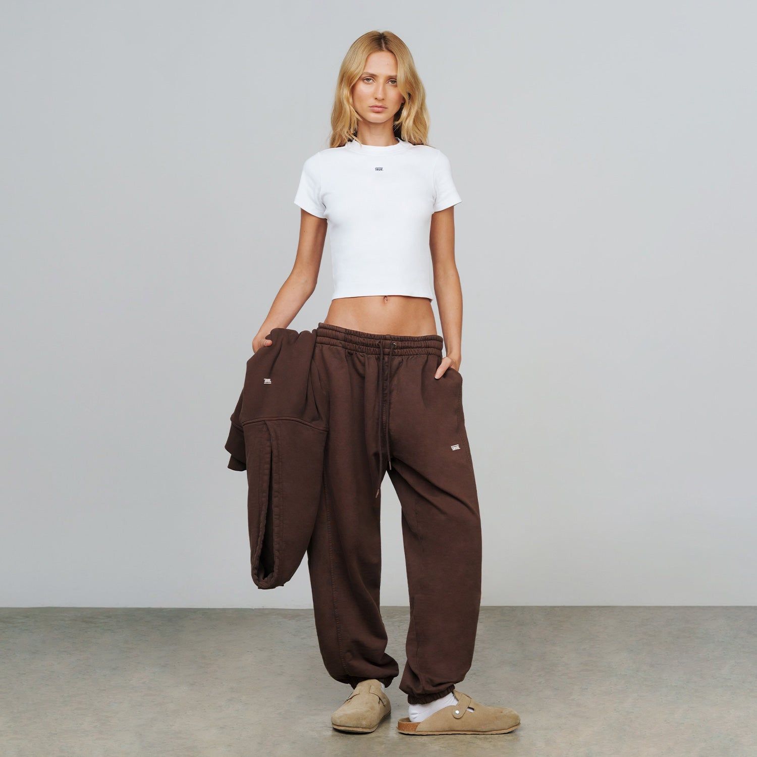 SLIM RIBBED FITTED TEE - WHITE