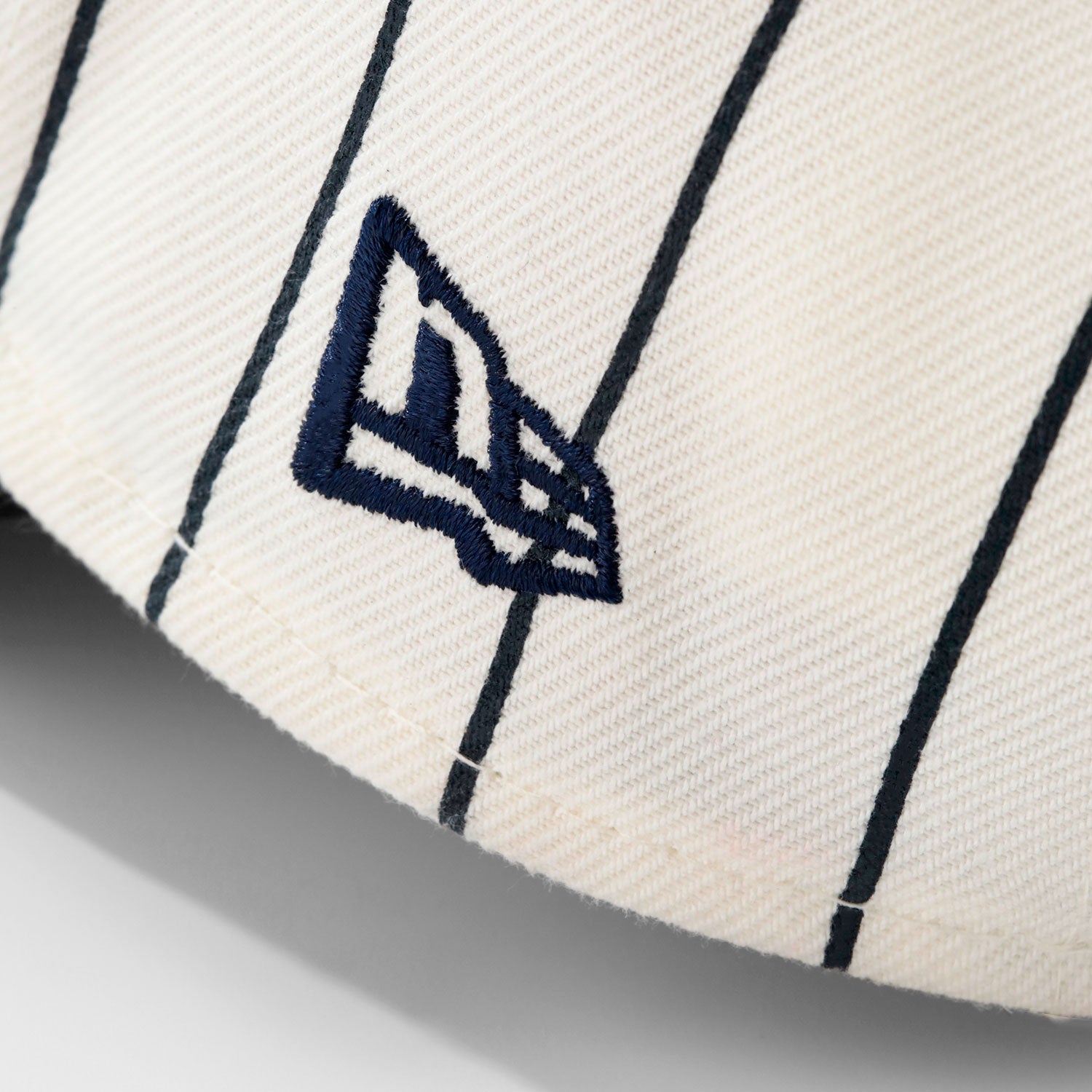 TRUE X NEW ERA 940 PINESTRIPE NAVY BLUE