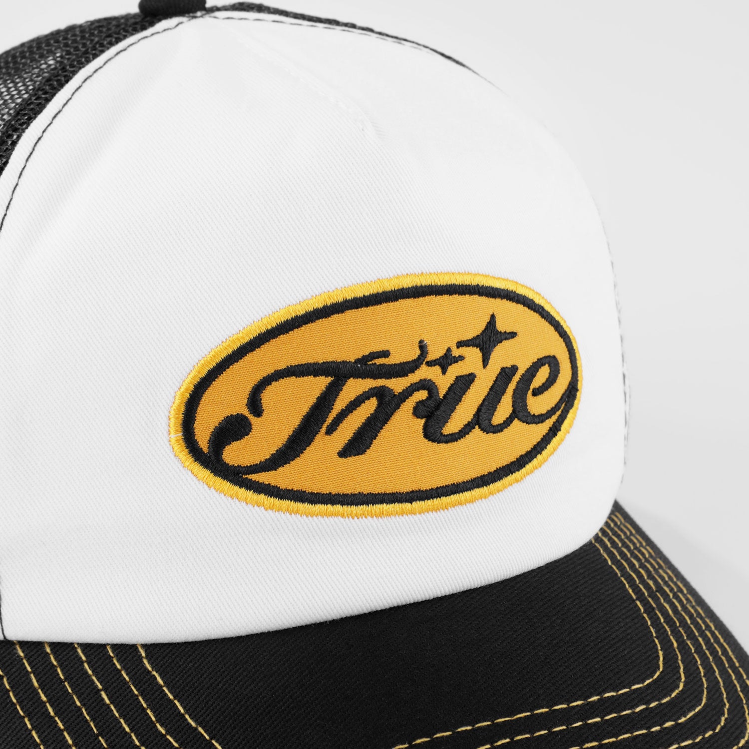 TRUE STAMP TRUCKER CAP - BLACK