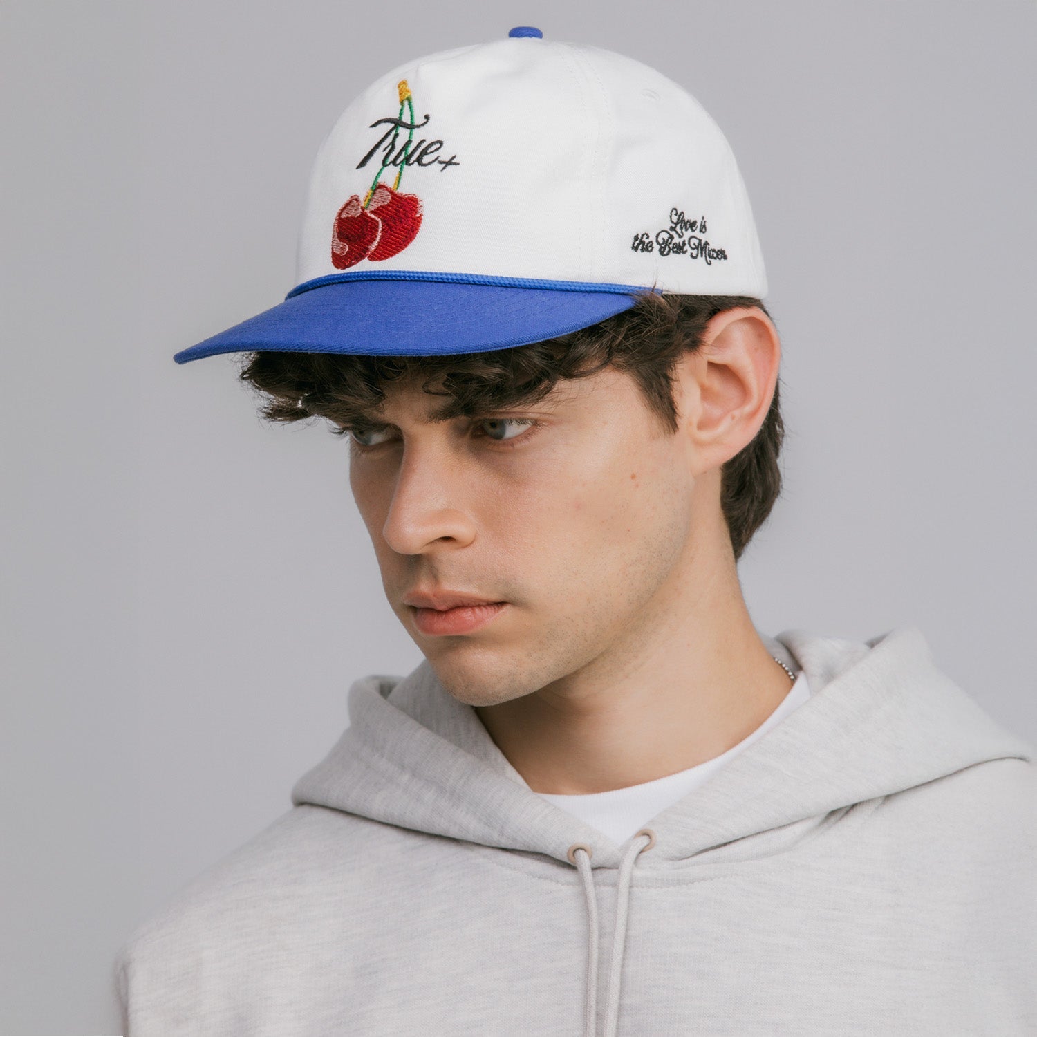 TRUE X SMIRNOFF GOLFER CAP - CREAM