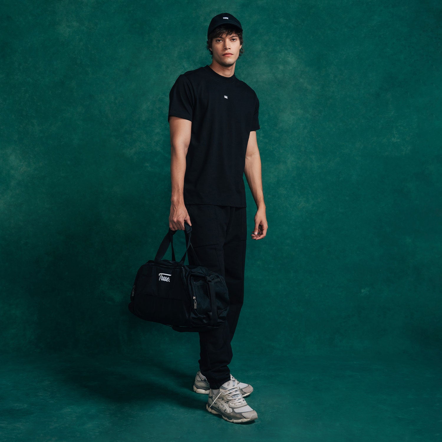 CLASSIC T-SHIRT - BLACK