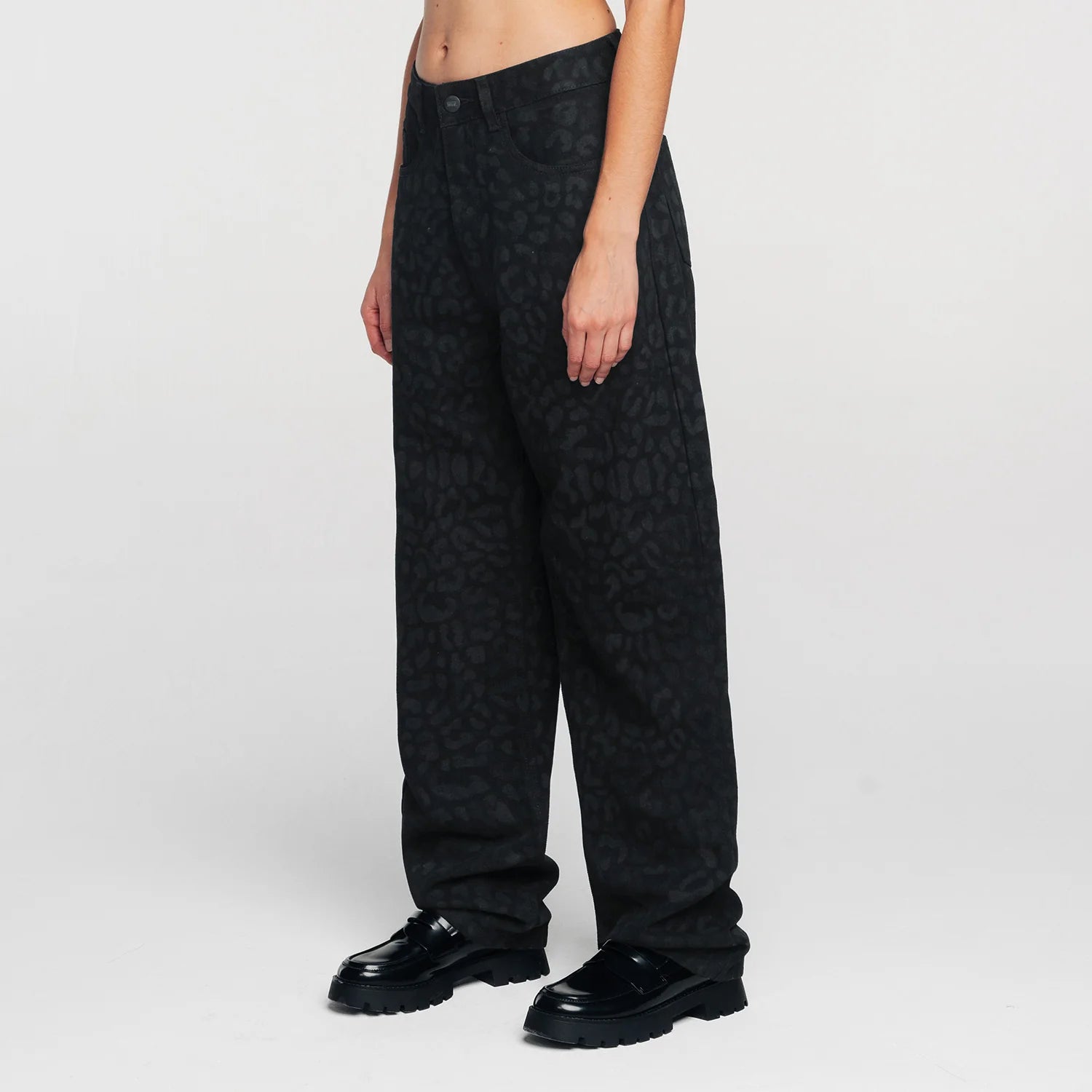 ANIMAL PRINT STRAIGHT LEG LASER PANT - BLACK